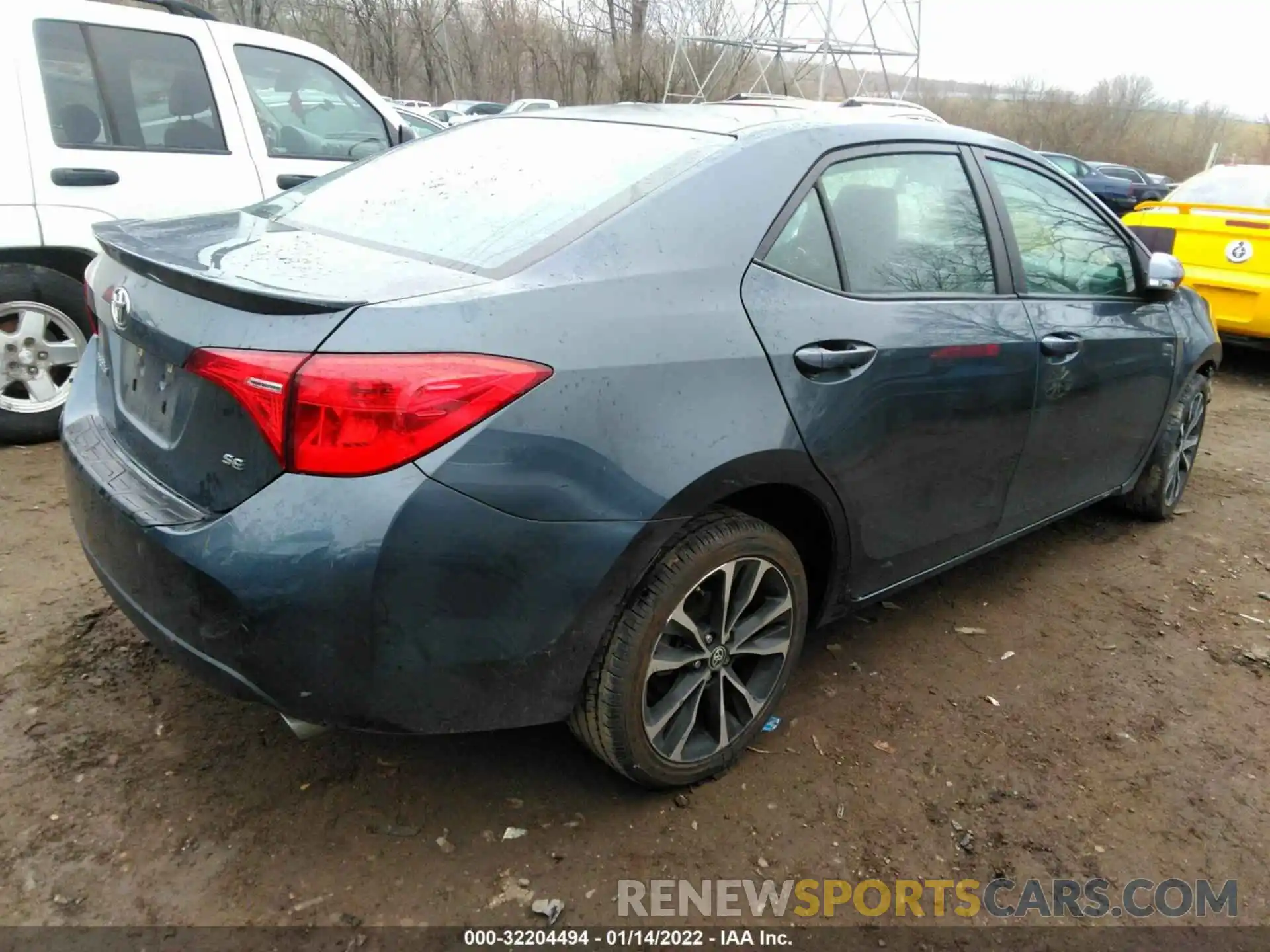 4 Photograph of a damaged car 2T1BURHEXKC193154 TOYOTA COROLLA 2019