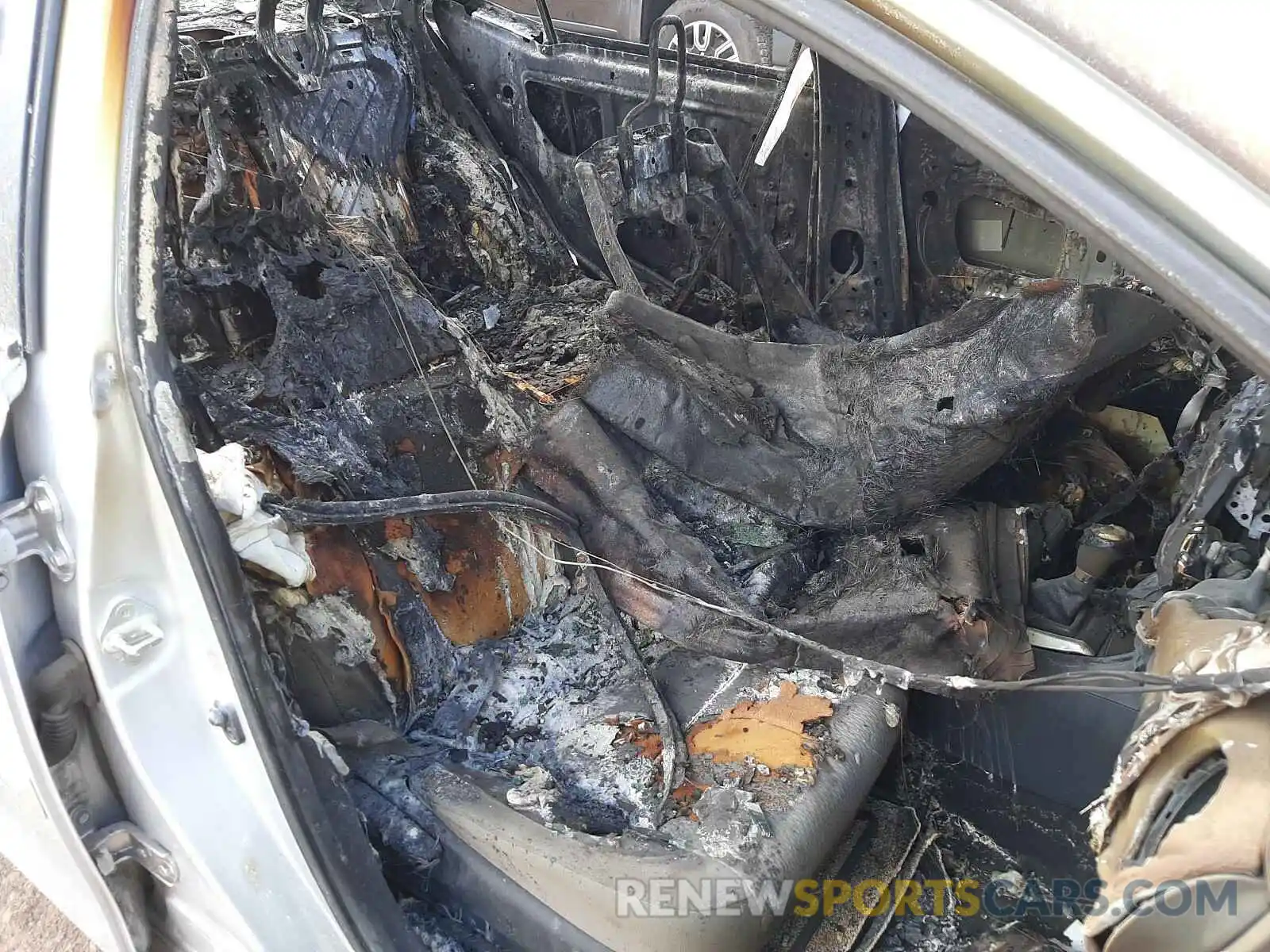 9 Photograph of a damaged car 2T1BURHEXKC194188 TOYOTA COROLLA 2019