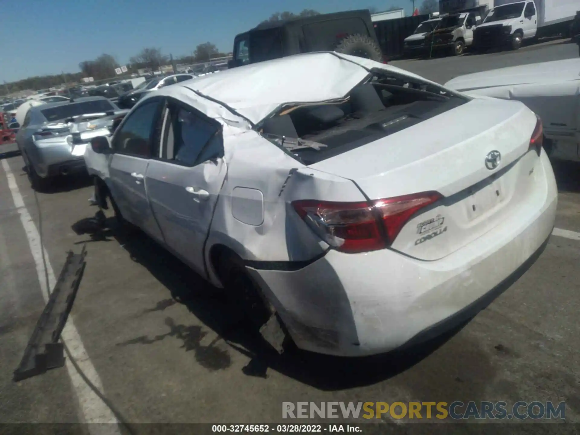 3 Photograph of a damaged car 2T1BURHEXKC196118 TOYOTA COROLLA 2019