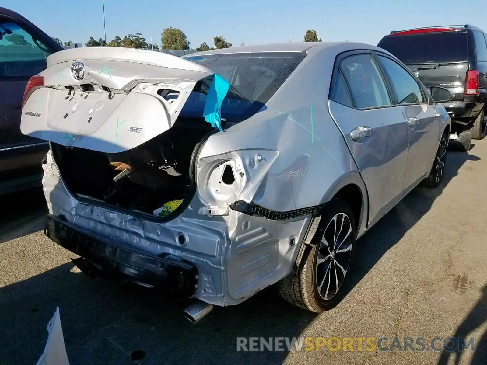 4 Photograph of a damaged car 2T1BURHEXKC197043 TOYOTA COROLLA 2019