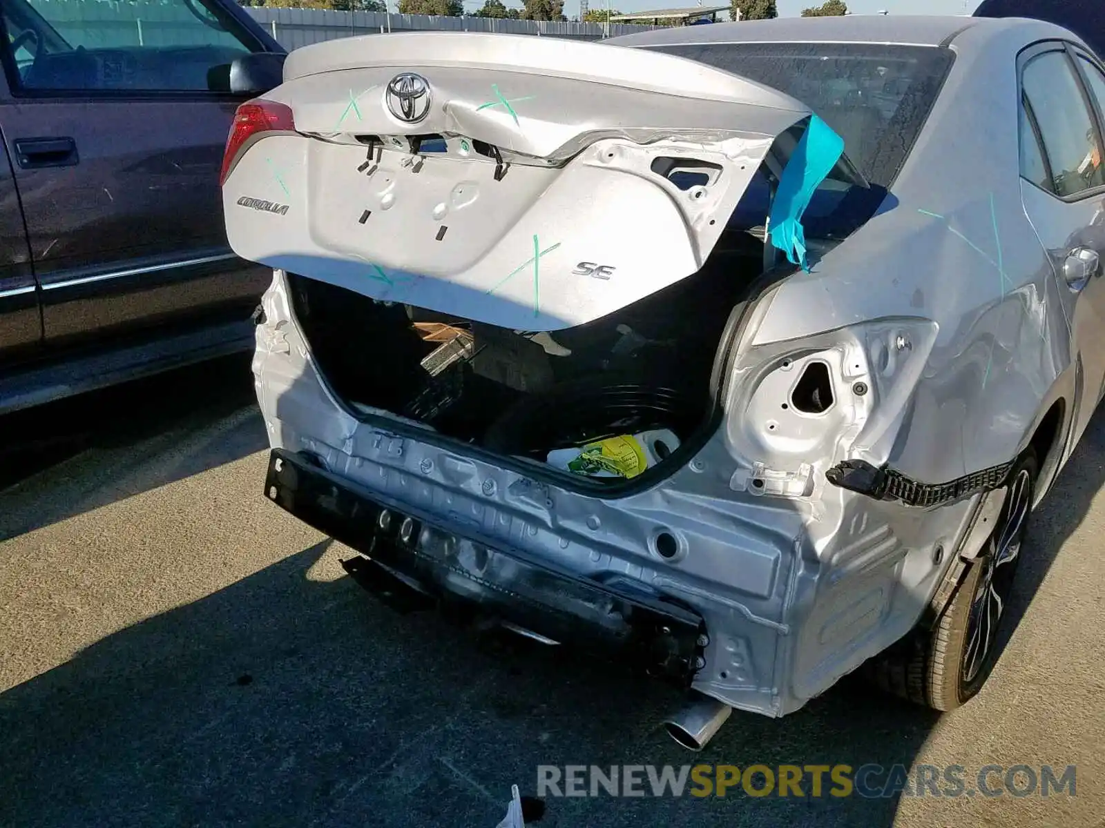 9 Photograph of a damaged car 2T1BURHEXKC197043 TOYOTA COROLLA 2019