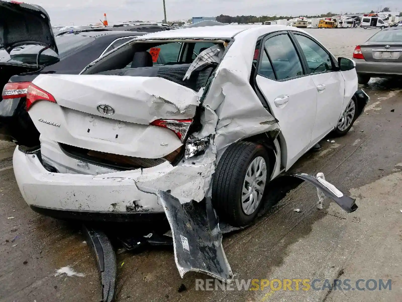 4 Photograph of a damaged car 2T1BURHEXKC200541 TOYOTA COROLLA 2019