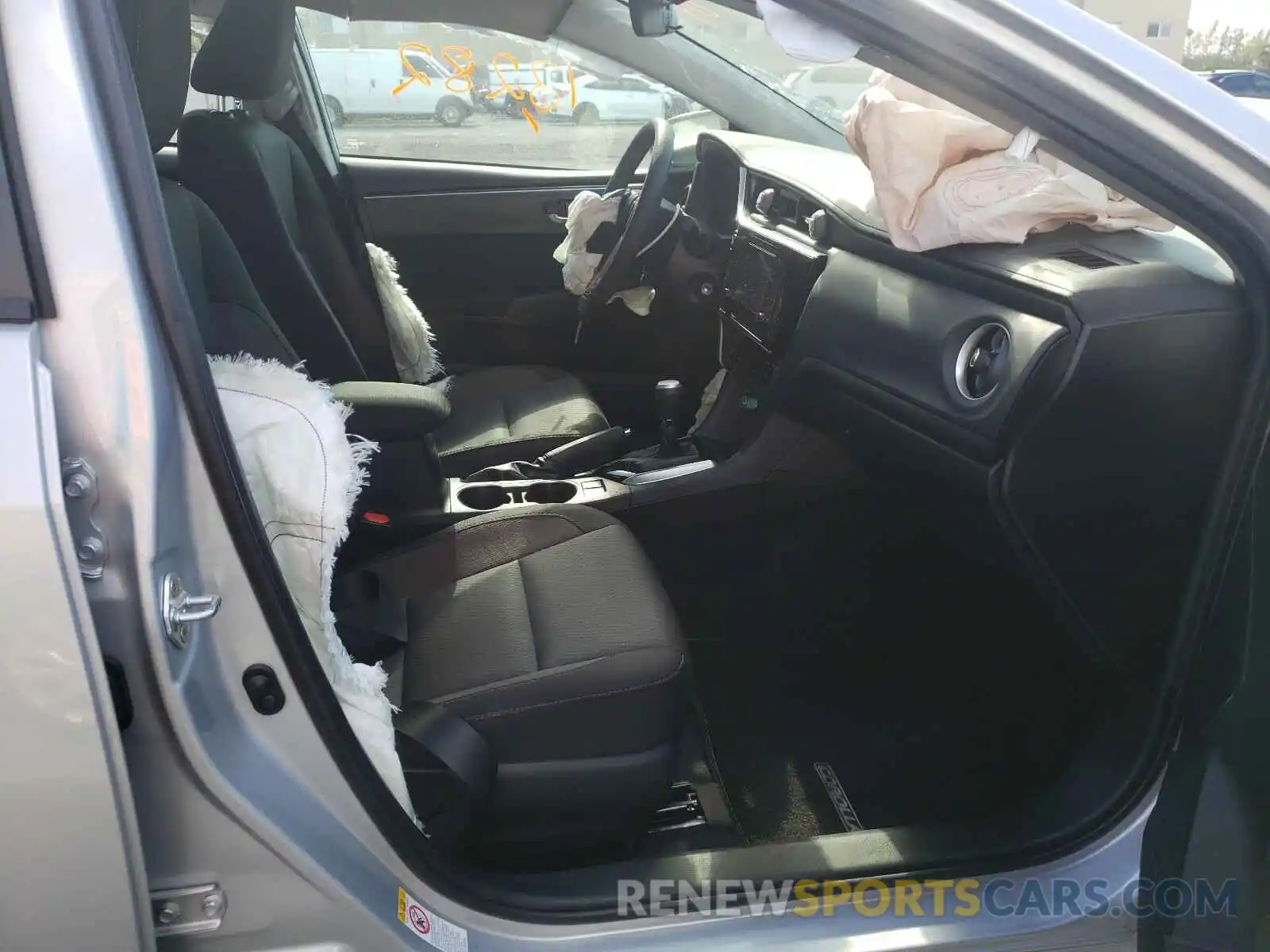 5 Photograph of a damaged car 2T1BURHEXKC202130 TOYOTA COROLLA 2019