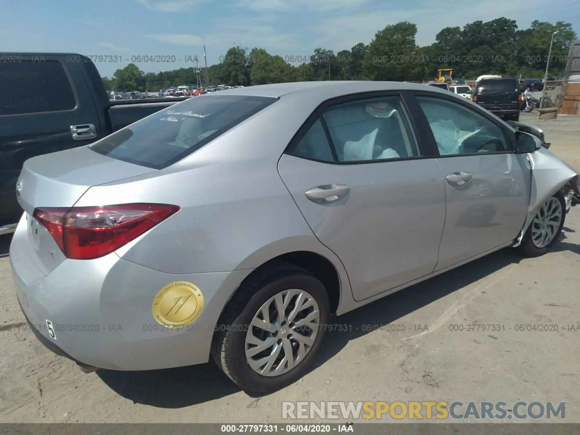 4 Photograph of a damaged car 2T1BURHEXKC205352 TOYOTA COROLLA 2019