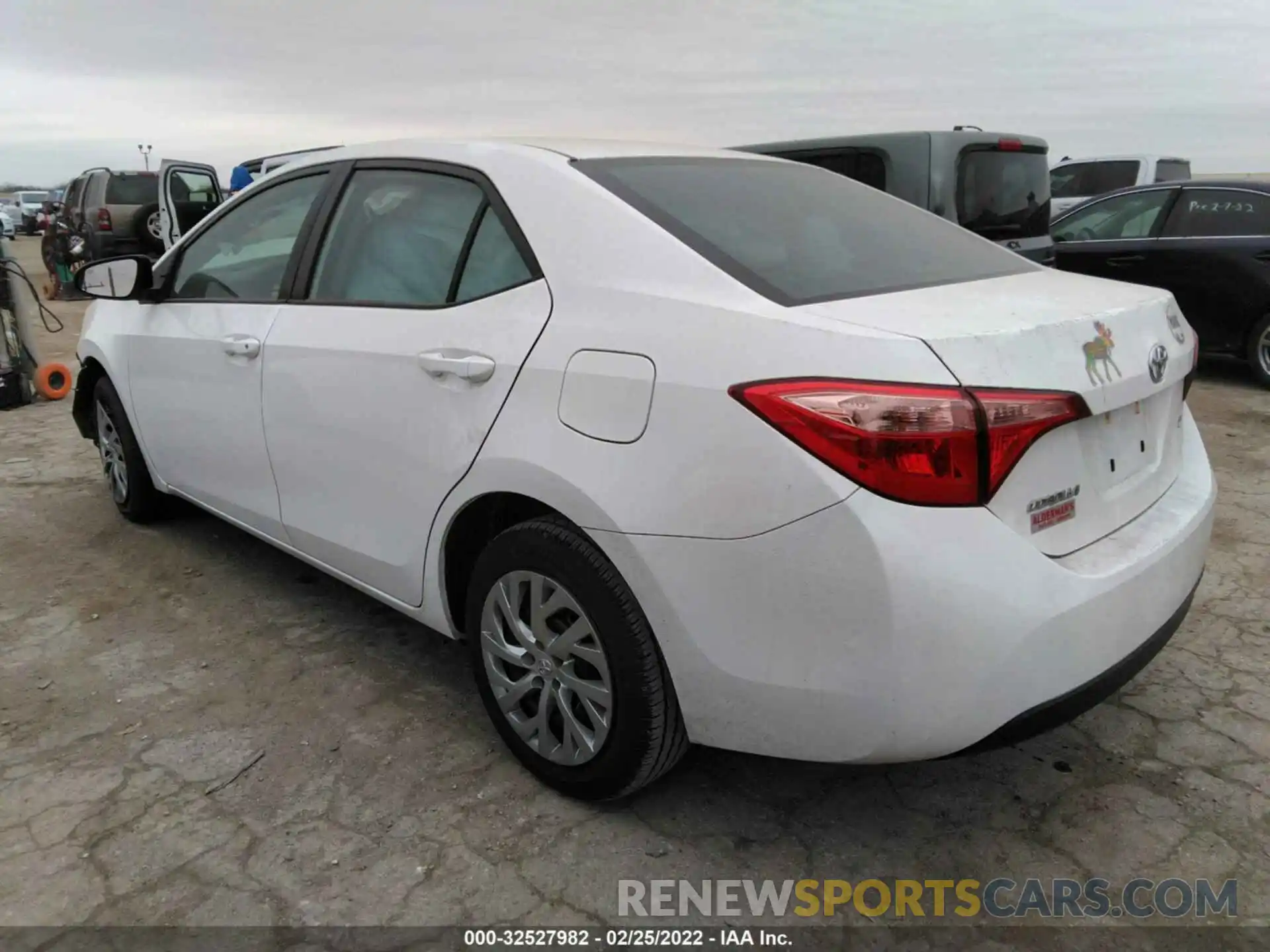 3 Photograph of a damaged car 2T1BURHEXKC209885 TOYOTA COROLLA 2019