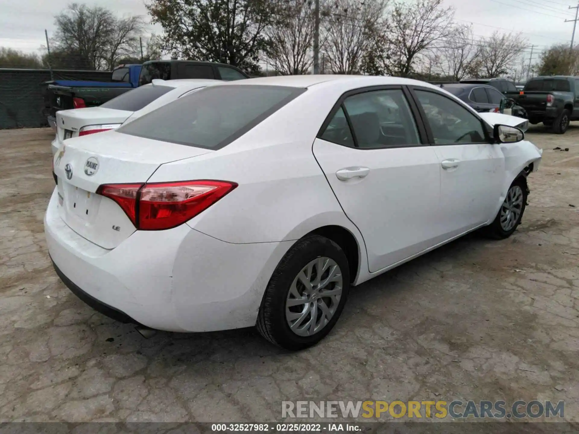 4 Photograph of a damaged car 2T1BURHEXKC209885 TOYOTA COROLLA 2019