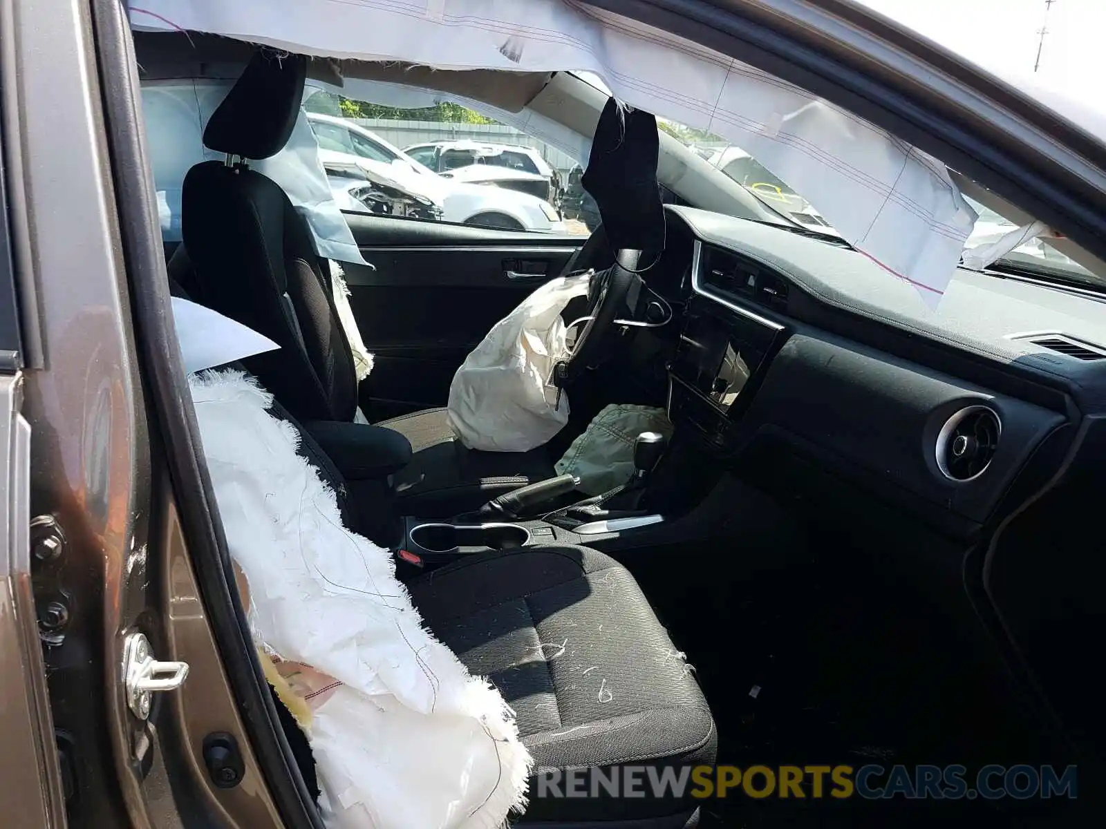 5 Photograph of a damaged car 2T1BURHEXKC210728 TOYOTA COROLLA 2019