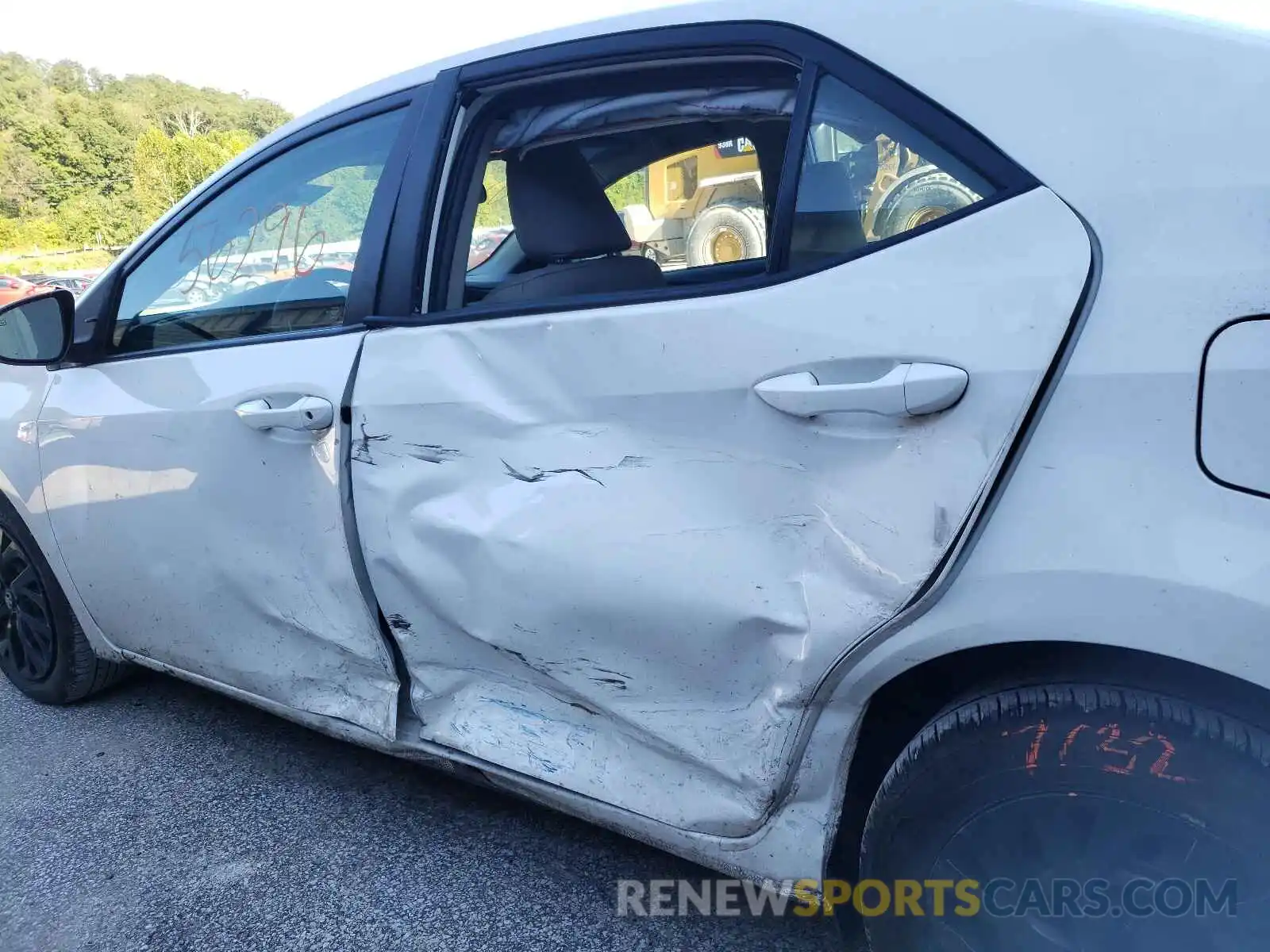 9 Photograph of a damaged car 2T1BURHEXKC214407 TOYOTA COROLLA 2019