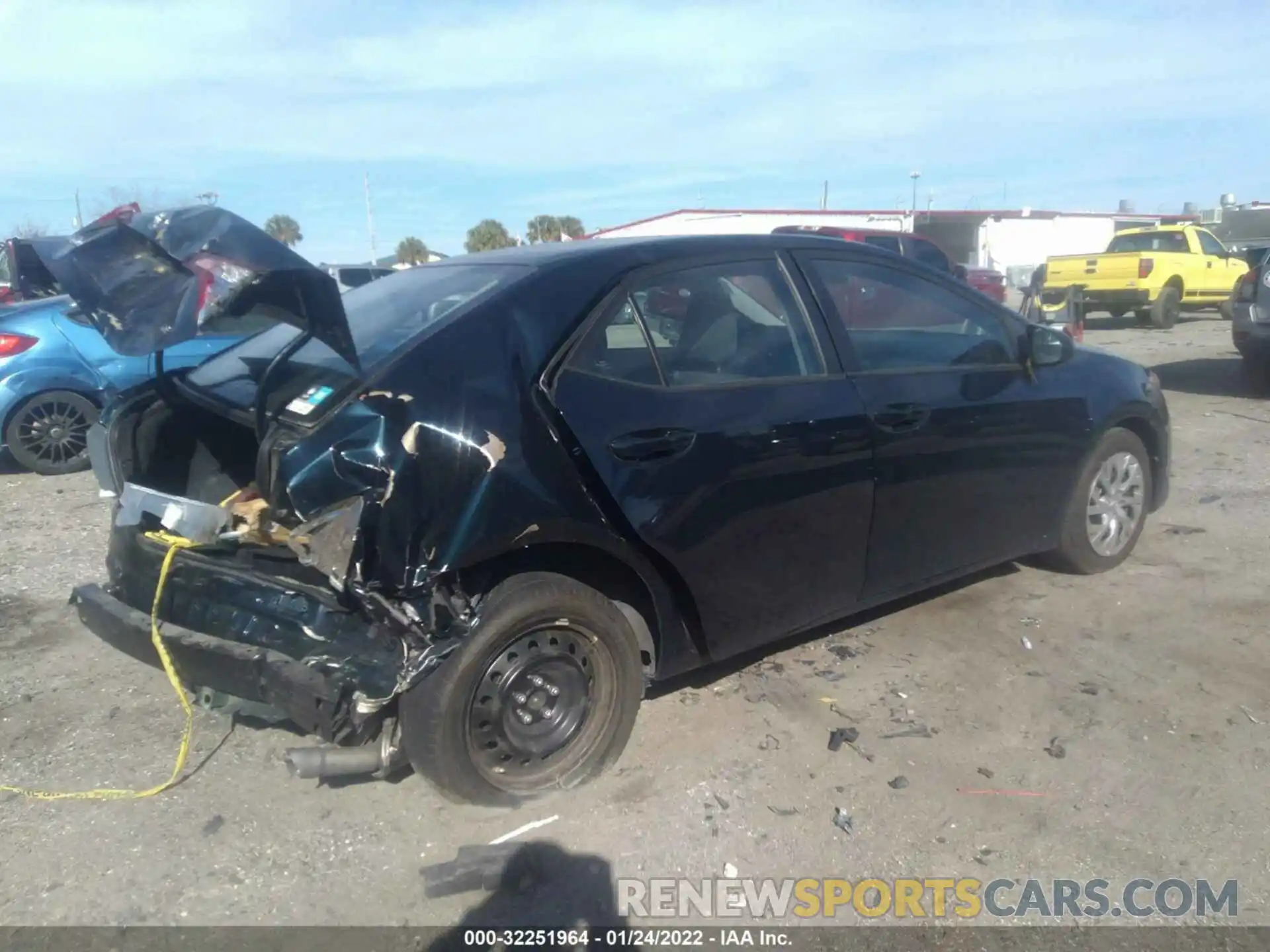 4 Photograph of a damaged car 2T1BURHEXKC221518 TOYOTA COROLLA 2019