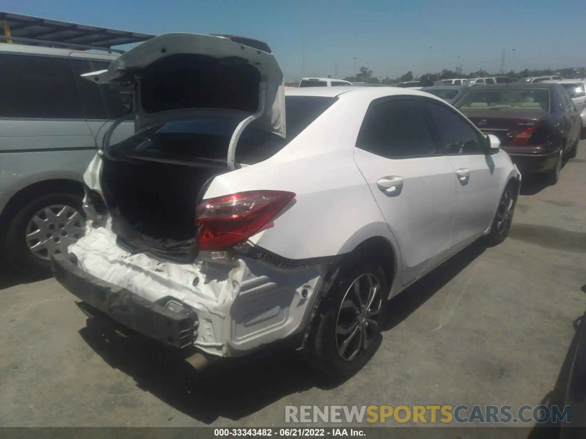 4 Photograph of a damaged car 2T1BURHEXKC230350 TOYOTA COROLLA 2019