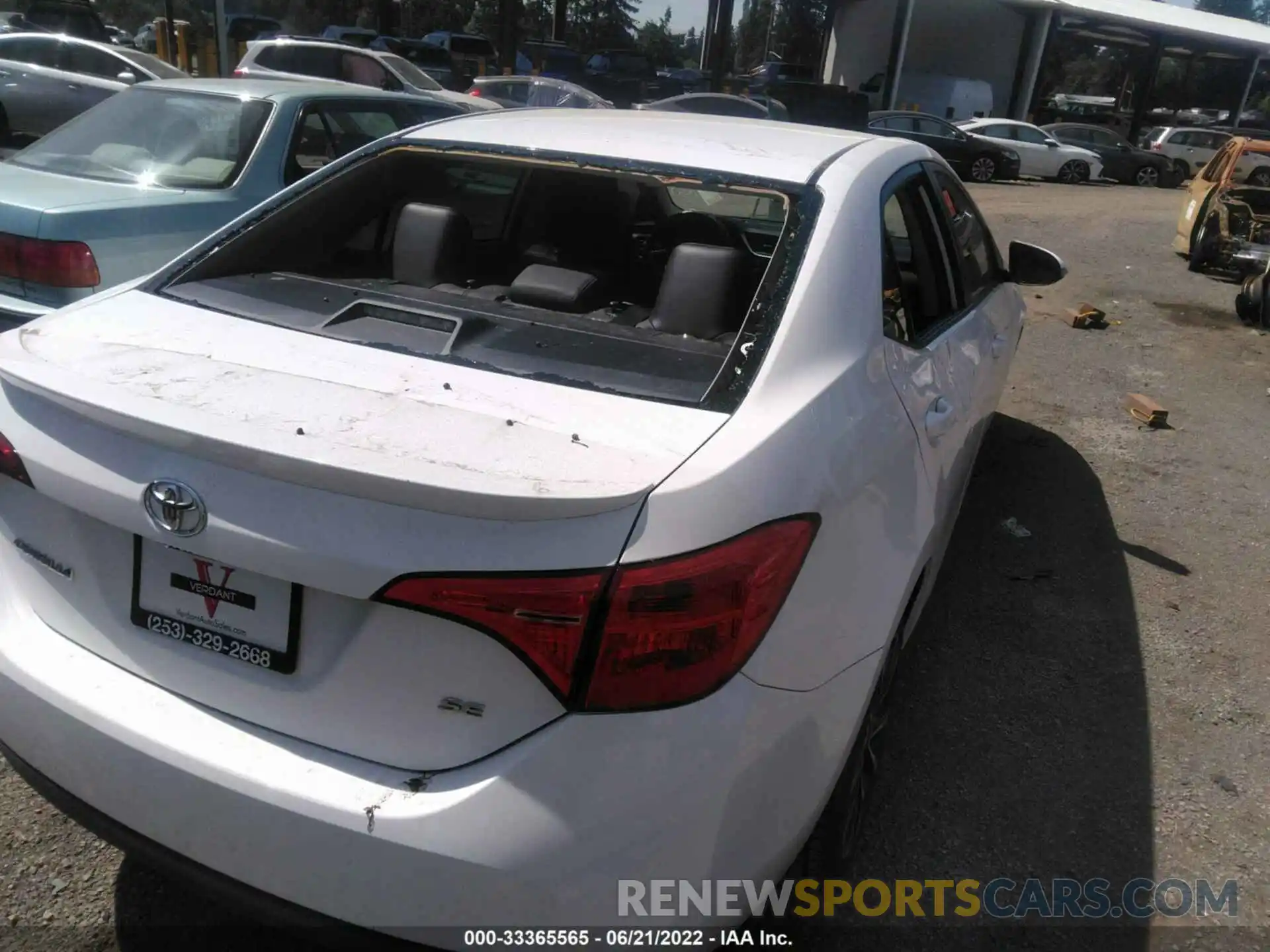 4 Photograph of a damaged car 2T1BURHEXKC231790 TOYOTA COROLLA 2019