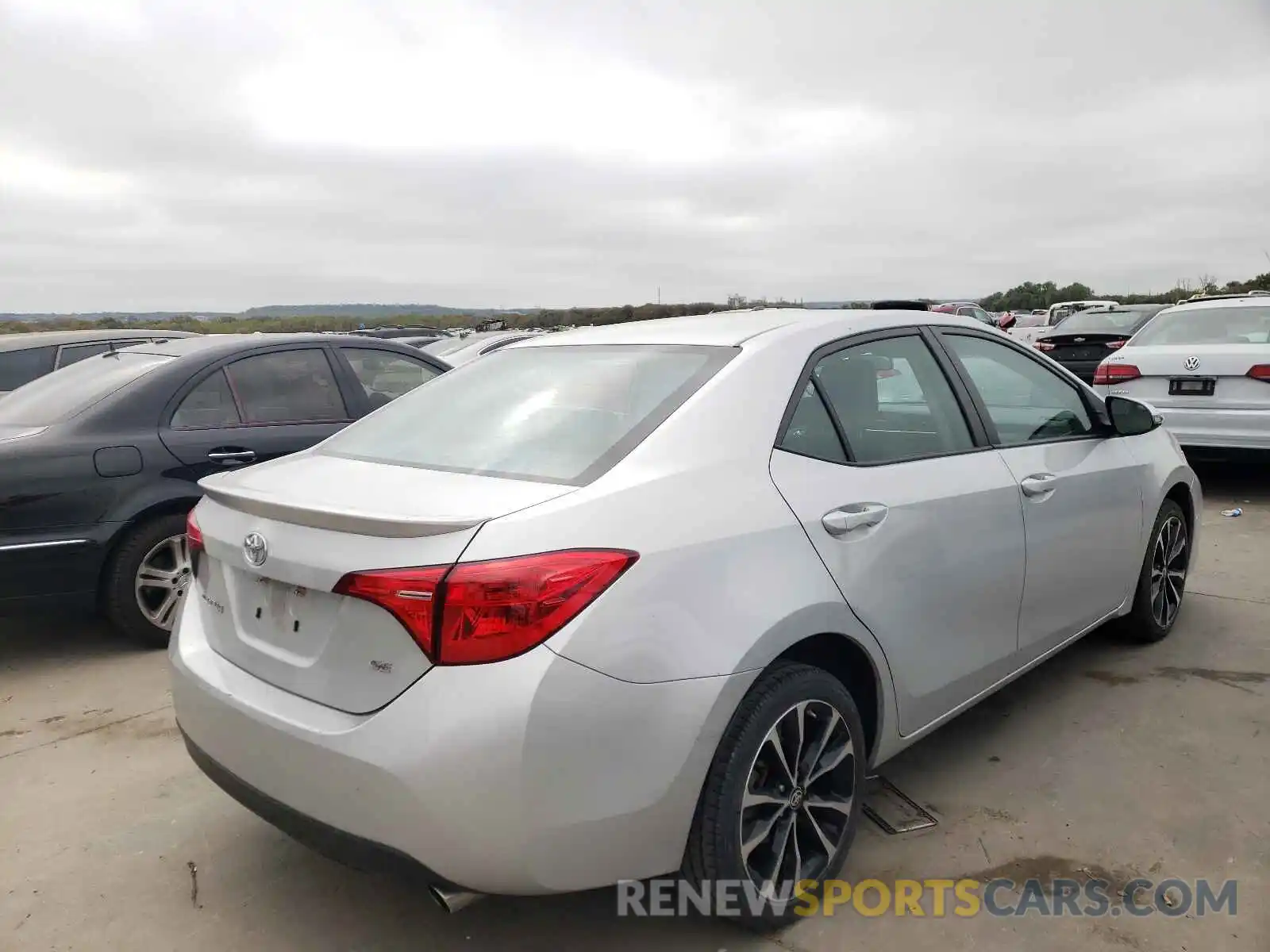 4 Photograph of a damaged car 2T1BURHEXKC236844 TOYOTA COROLLA 2019