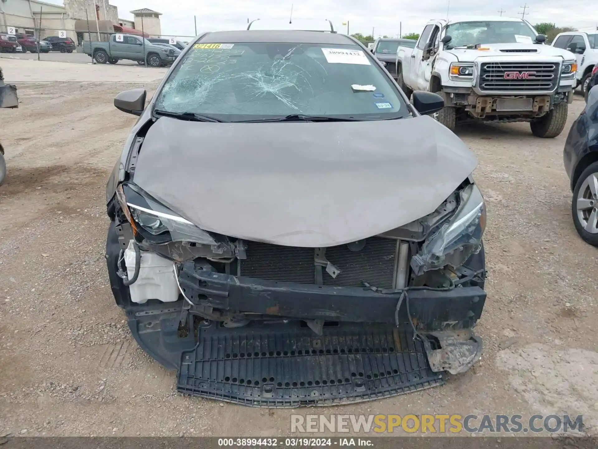 12 Photograph of a damaged car 2T1BURHEXKC238738 TOYOTA COROLLA 2019