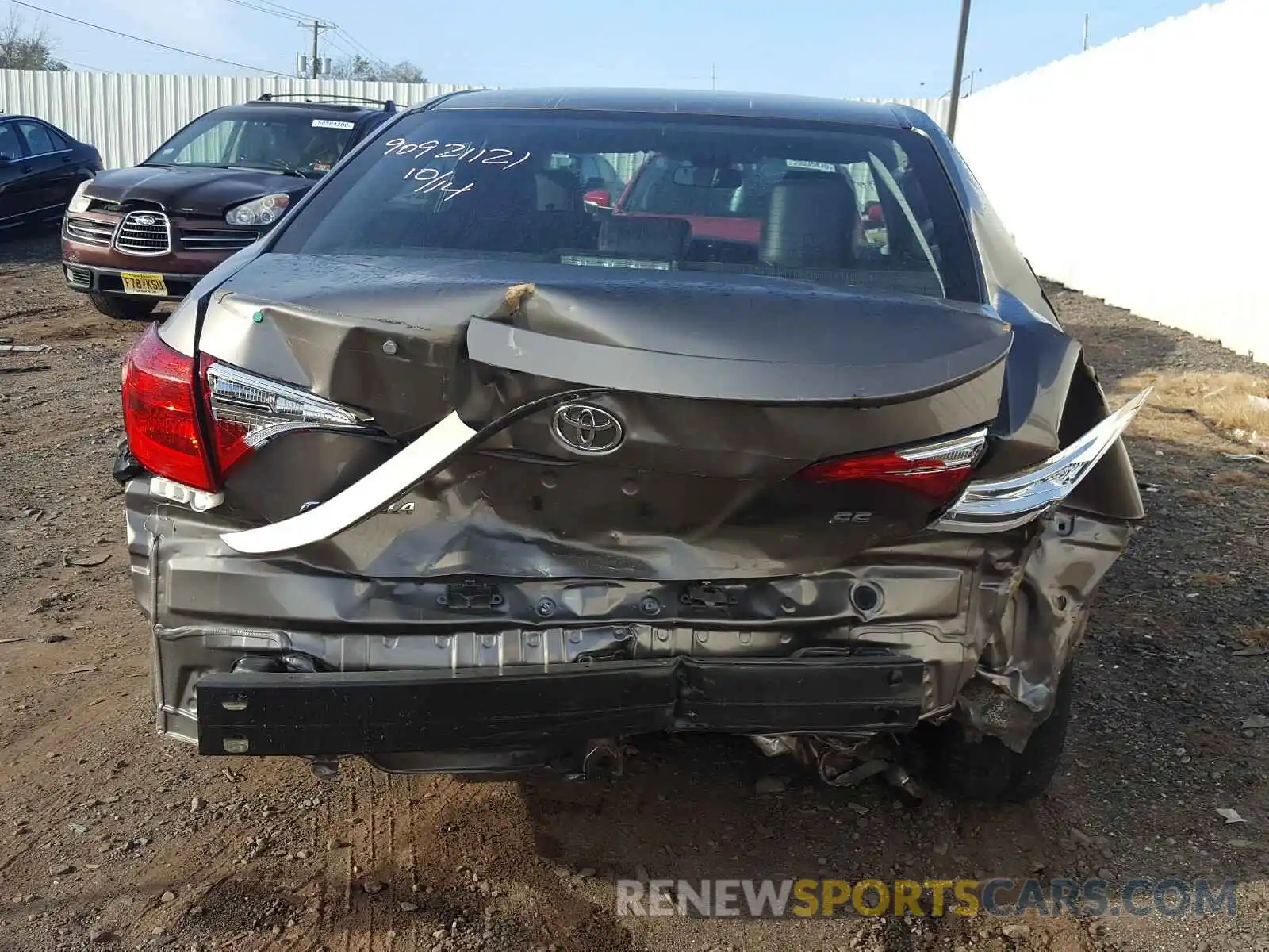 9 Photograph of a damaged car 2T1BURHEXKC239825 TOYOTA COROLLA 2019