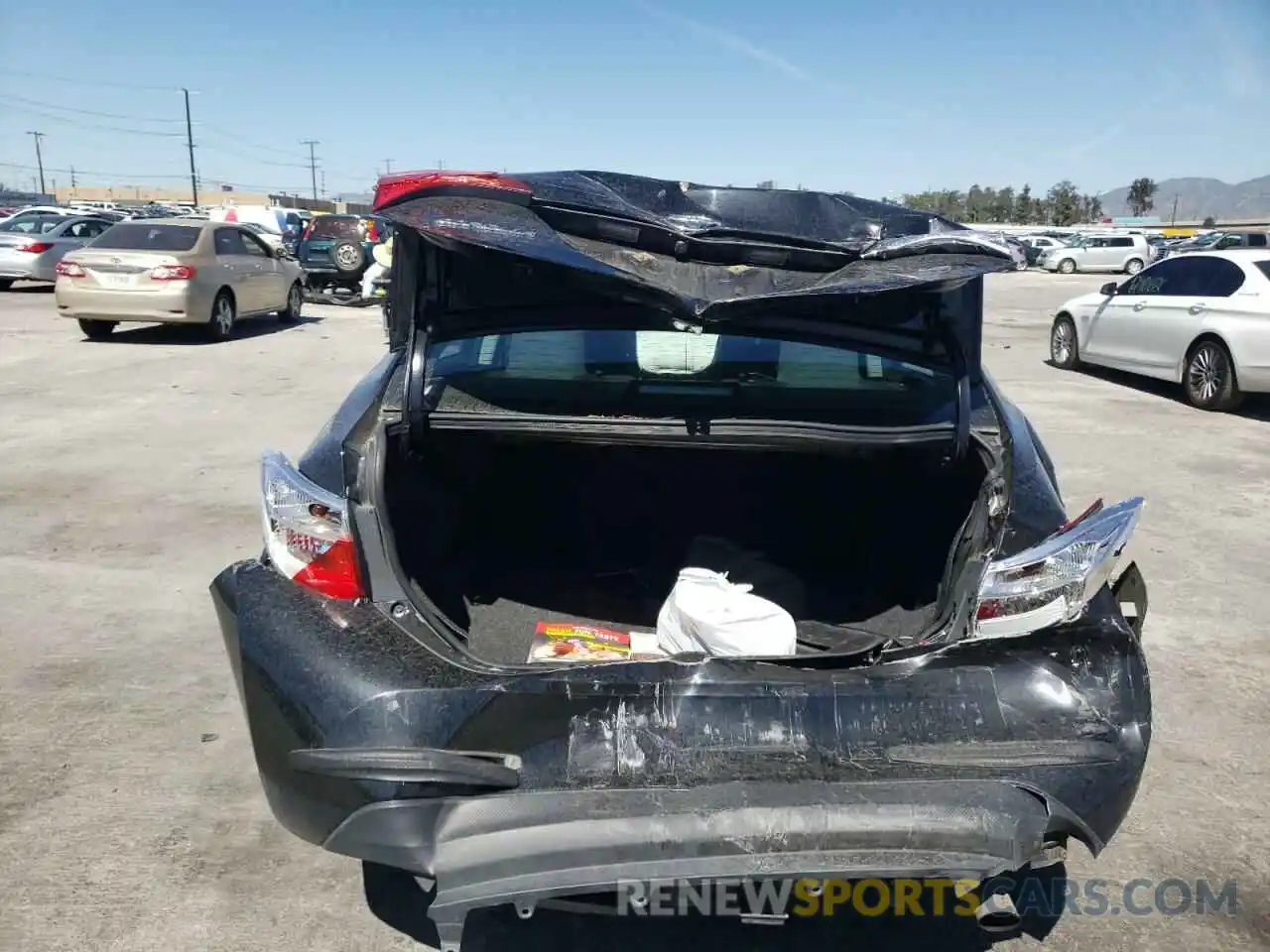 9 Photograph of a damaged car 2T1BURHEXKC239842 TOYOTA COROLLA 2019