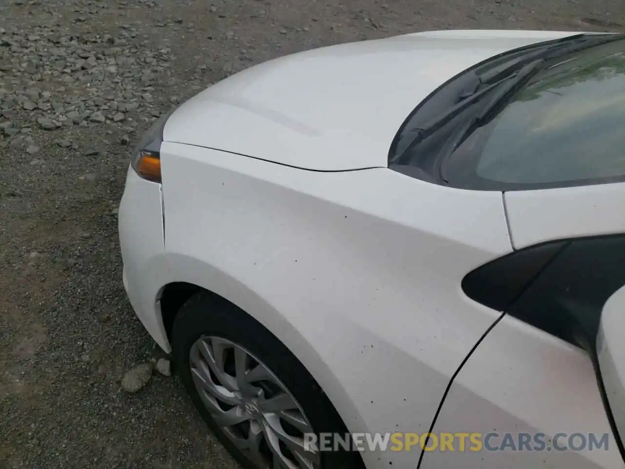 9 Photograph of a damaged car 2T1BURHEXKC240036 TOYOTA COROLLA 2019