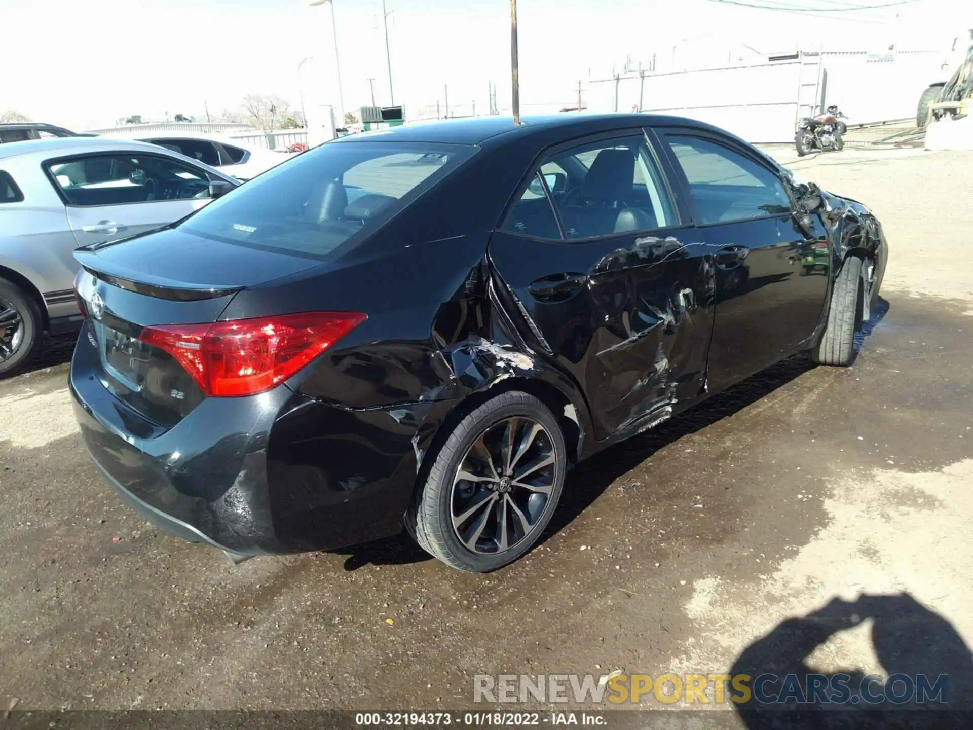 4 Photograph of a damaged car 2T1BURHEXKC240621 TOYOTA COROLLA 2019