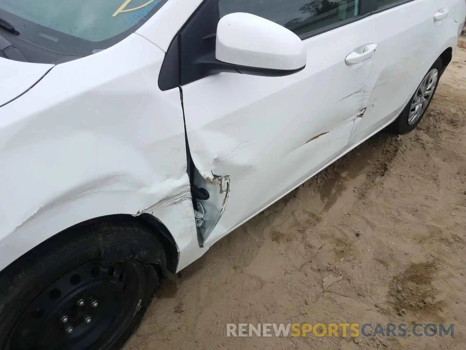 9 Photograph of a damaged car 2T1BURHEXKC240800 TOYOTA COROLLA 2019