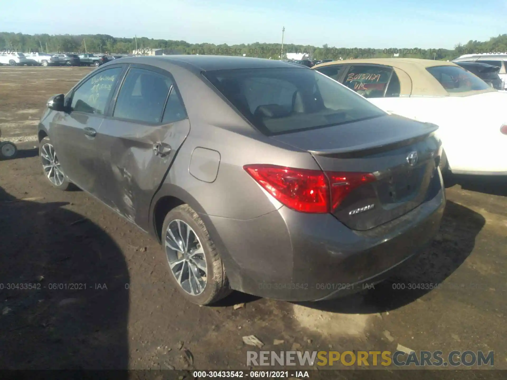 3 Photograph of a damaged car 2T1BURHEXKC240859 TOYOTA COROLLA 2019