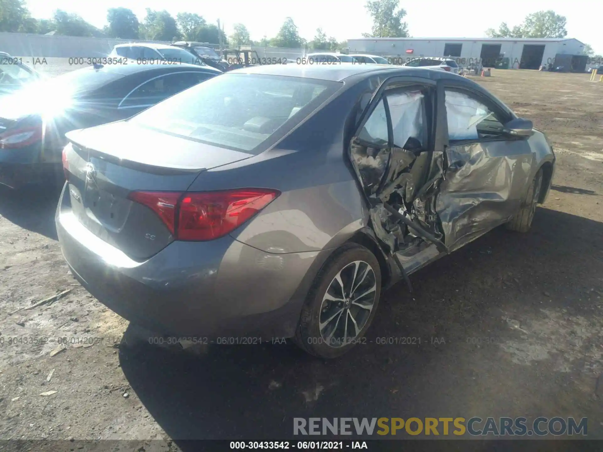 4 Photograph of a damaged car 2T1BURHEXKC240859 TOYOTA COROLLA 2019