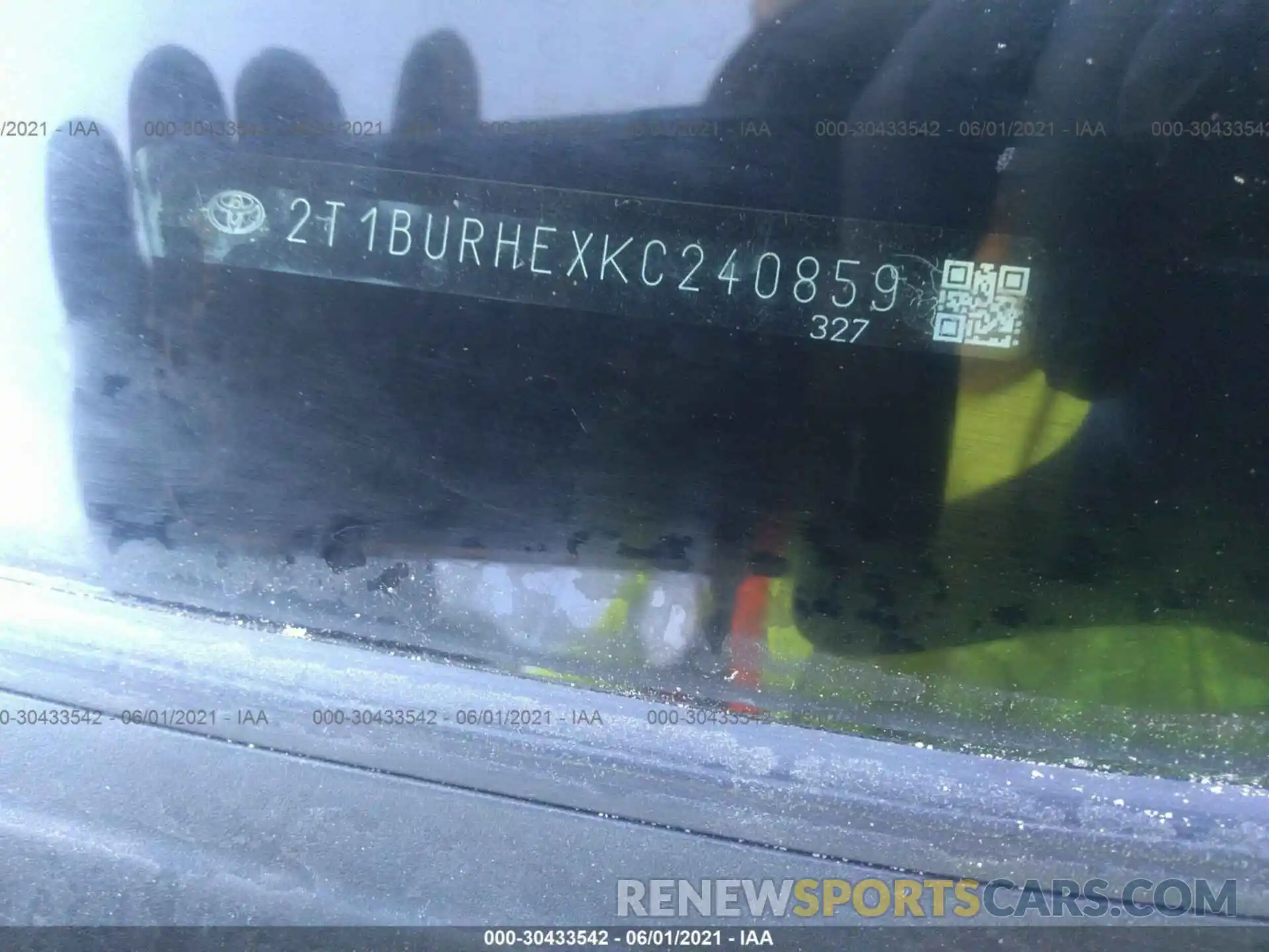 9 Photograph of a damaged car 2T1BURHEXKC240859 TOYOTA COROLLA 2019