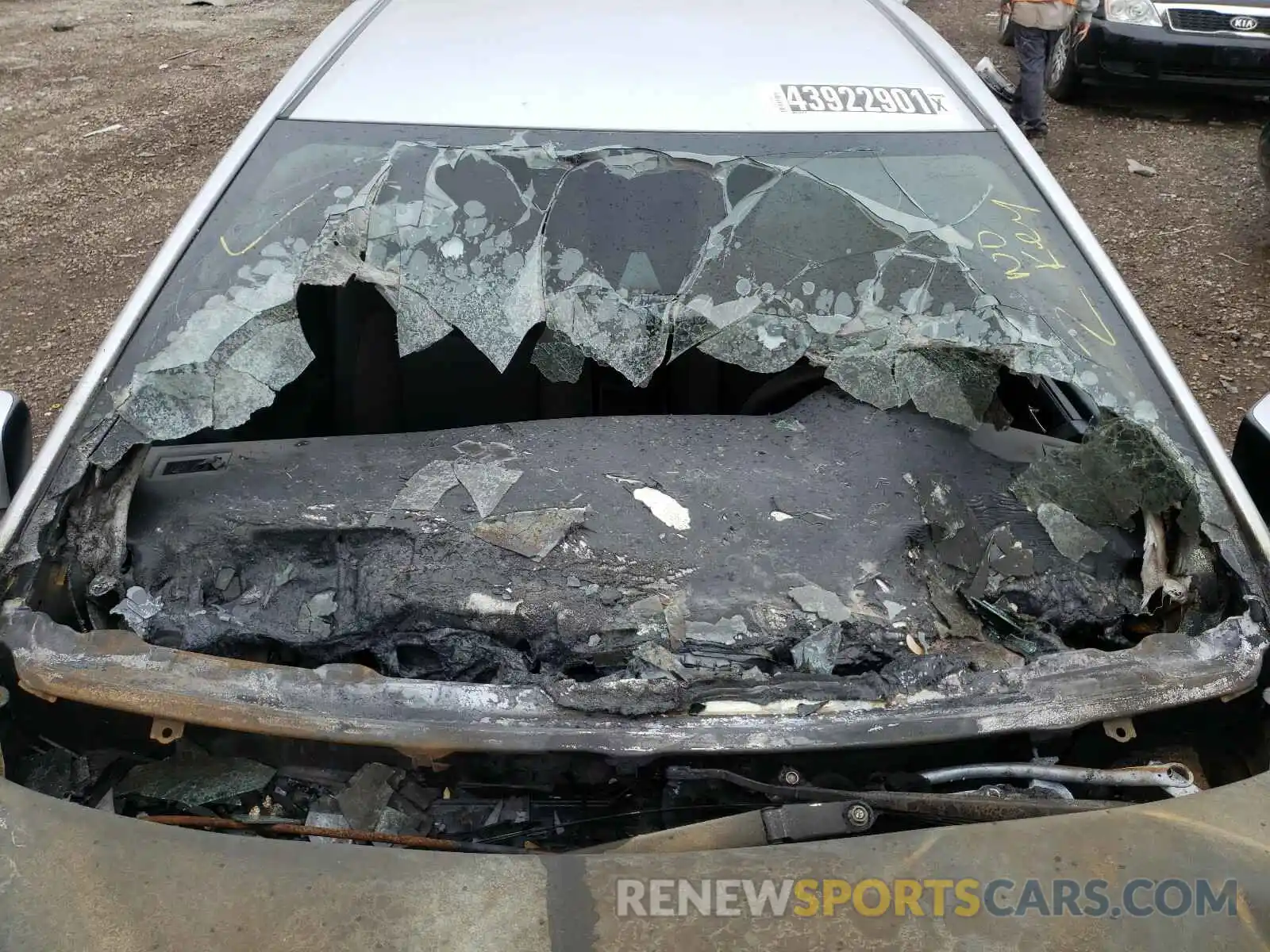 9 Photograph of a damaged car 2T1BURHEXKC242725 TOYOTA COROLLA 2019