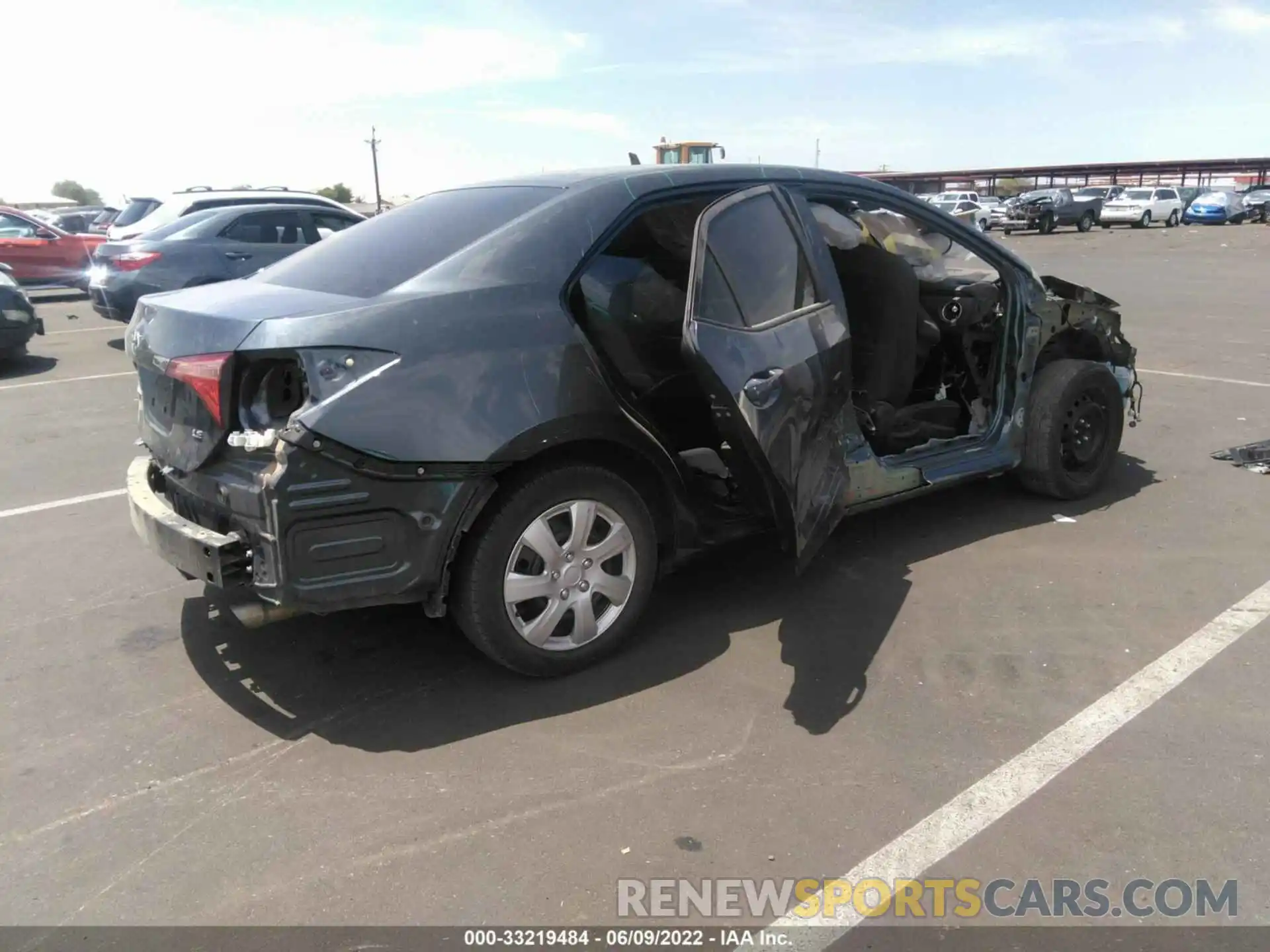 4 Photograph of a damaged car 2T1BURHEXKC244863 TOYOTA COROLLA 2019