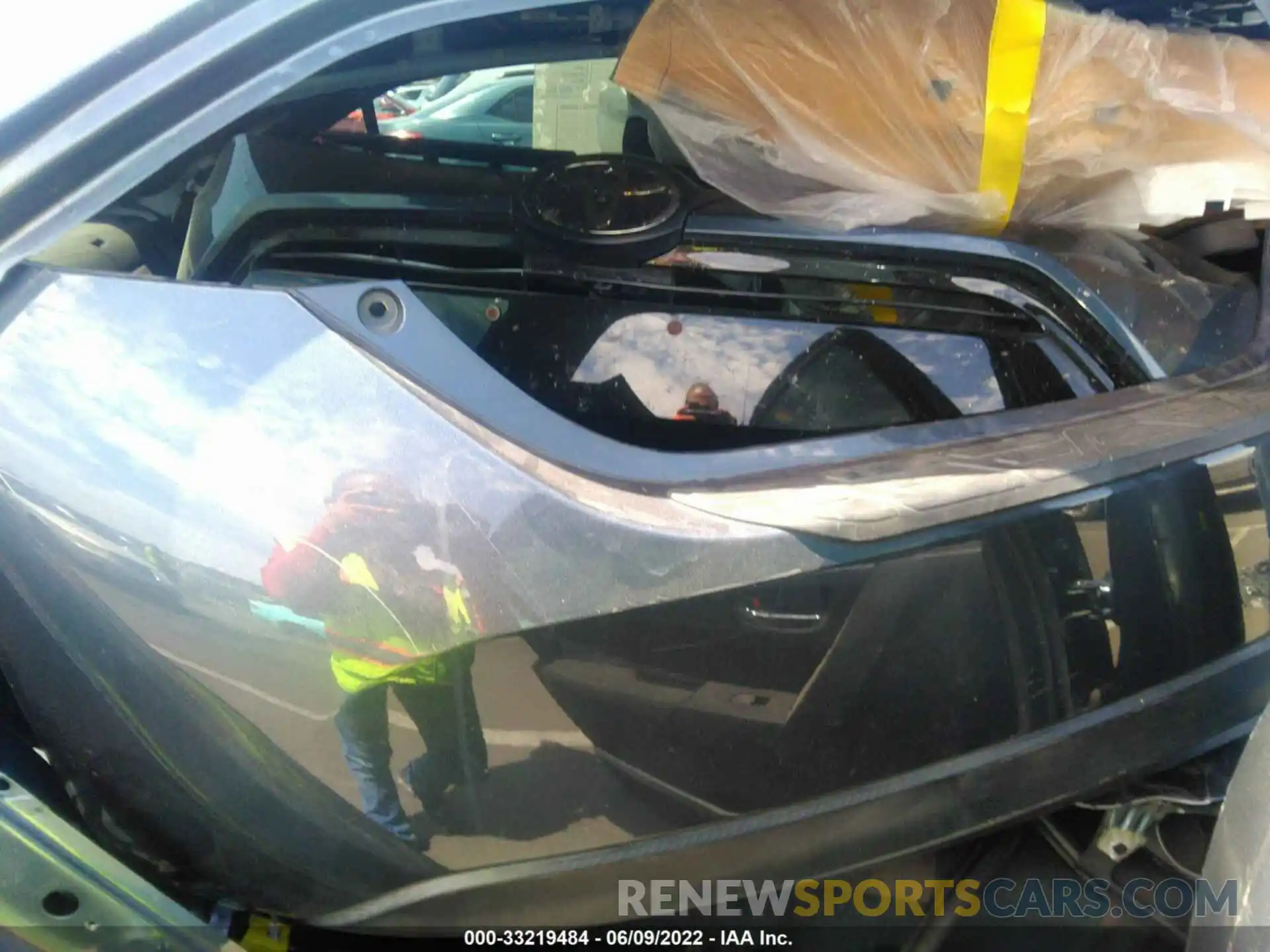 8 Photograph of a damaged car 2T1BURHEXKC244863 TOYOTA COROLLA 2019