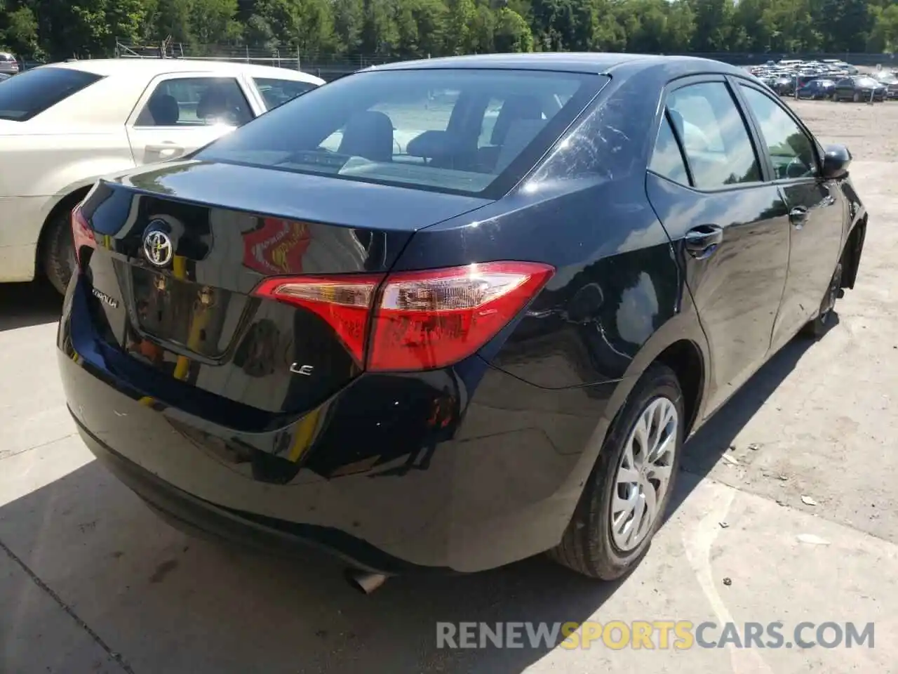 4 Photograph of a damaged car 2T1BURHEXKC246757 TOYOTA COROLLA 2019