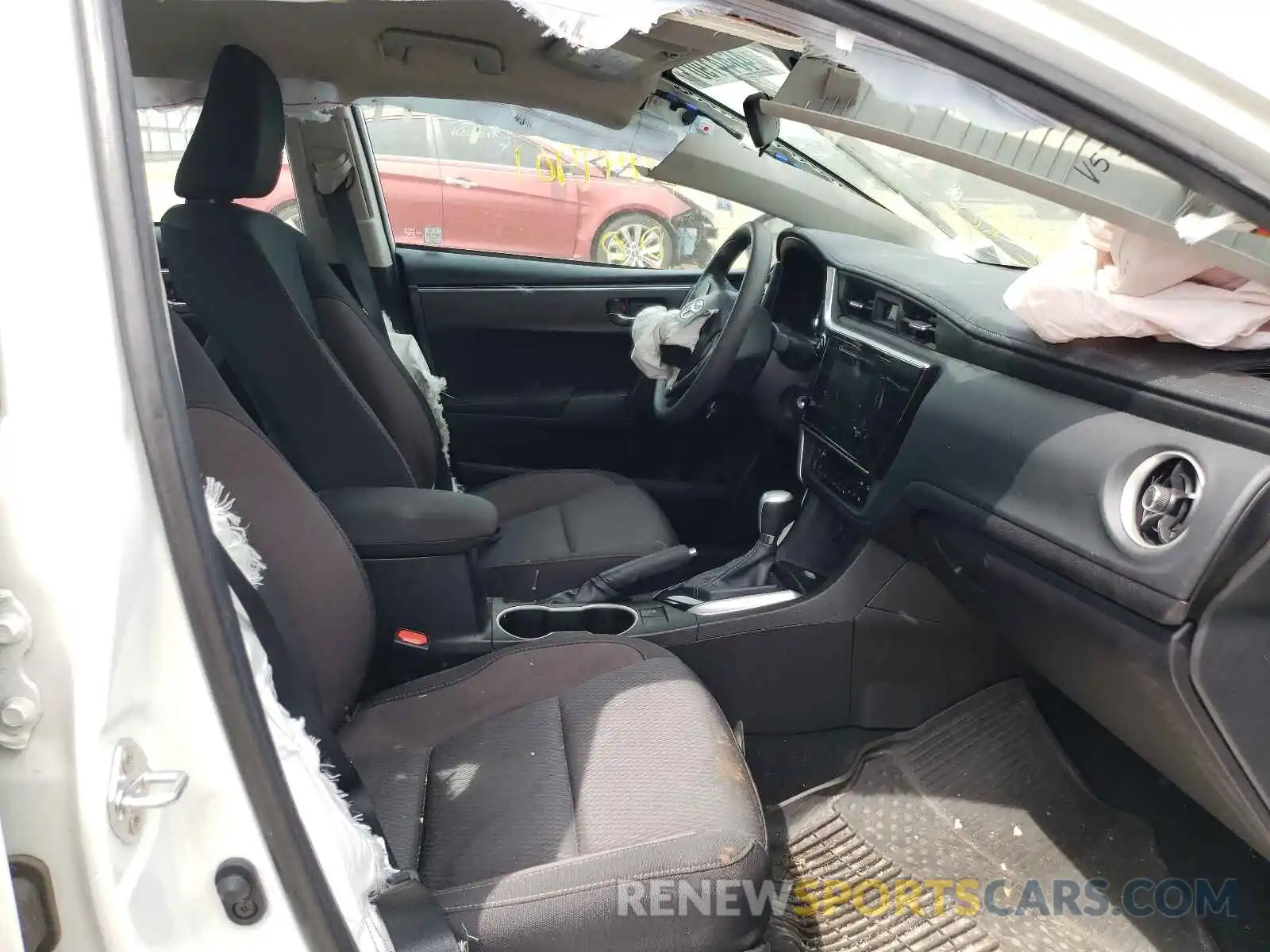 5 Photograph of a damaged car 5YFBPRHE1KP926649 TOYOTA COROLLA 2019