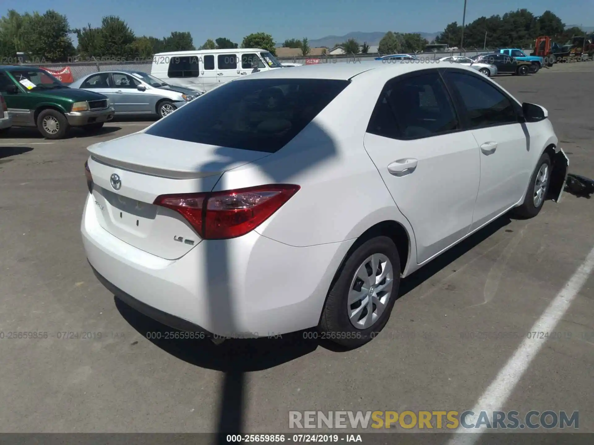 4 Photograph of a damaged car 5YFBPRHE4KP916875 TOYOTA COROLLA 2019