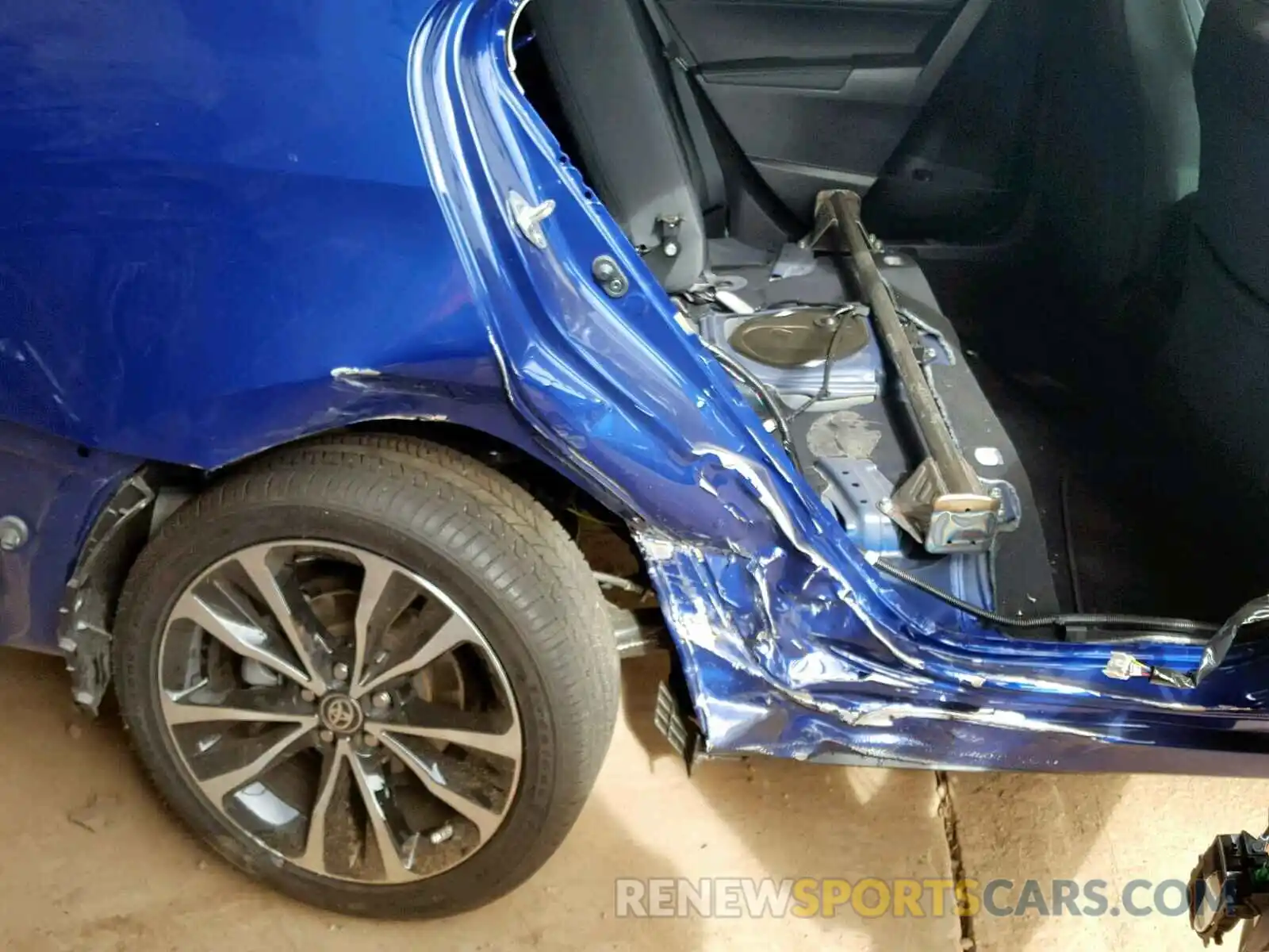 9 Photograph of a damaged car 5YFBURHE0KP859504 TOYOTA COROLLA 2019