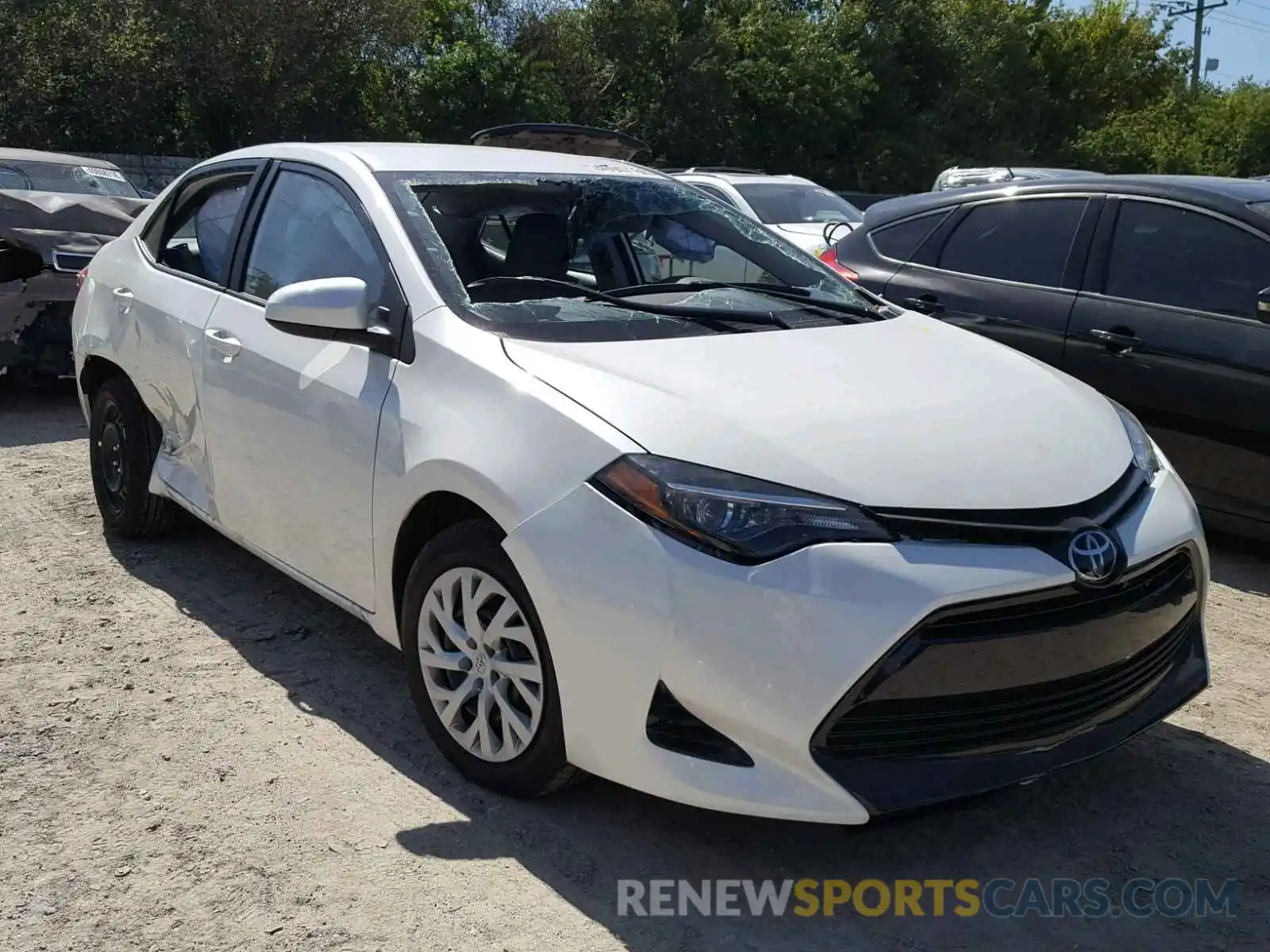 1 Photograph of a damaged car 5YFBURHE0KP860135 TOYOTA COROLLA 2019