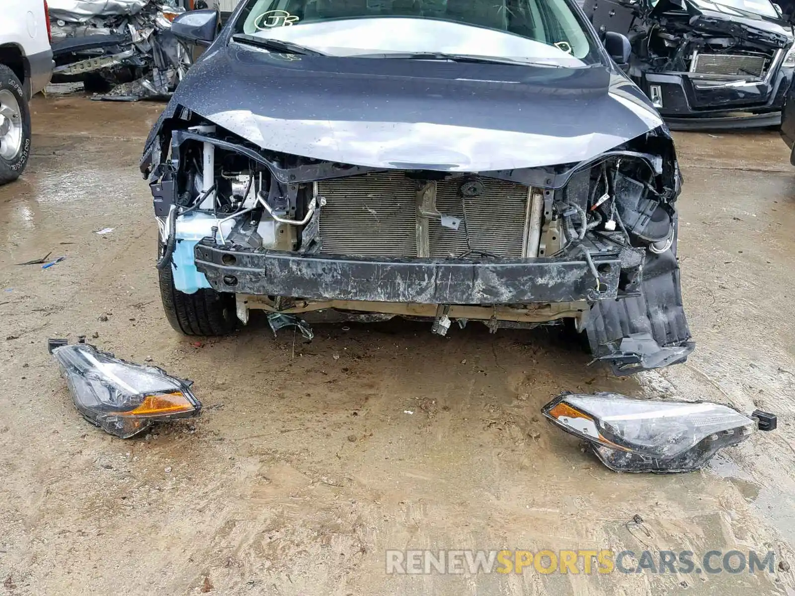 9 Photograph of a damaged car 5YFBURHE0KP860703 TOYOTA COROLLA 2019