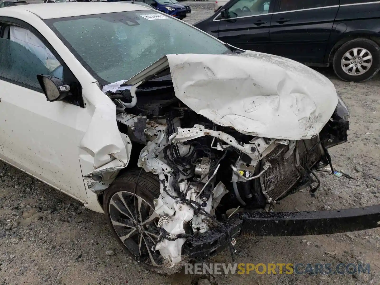 9 Photograph of a damaged car 5YFBURHE0KP861785 TOYOTA COROLLA 2019