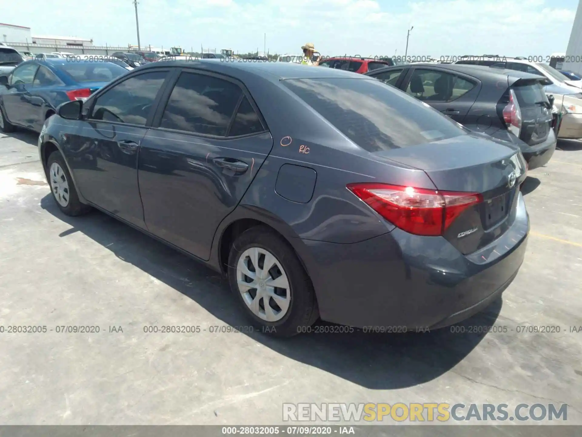 3 Photograph of a damaged car 5YFBURHE0KP862547 TOYOTA COROLLA 2019