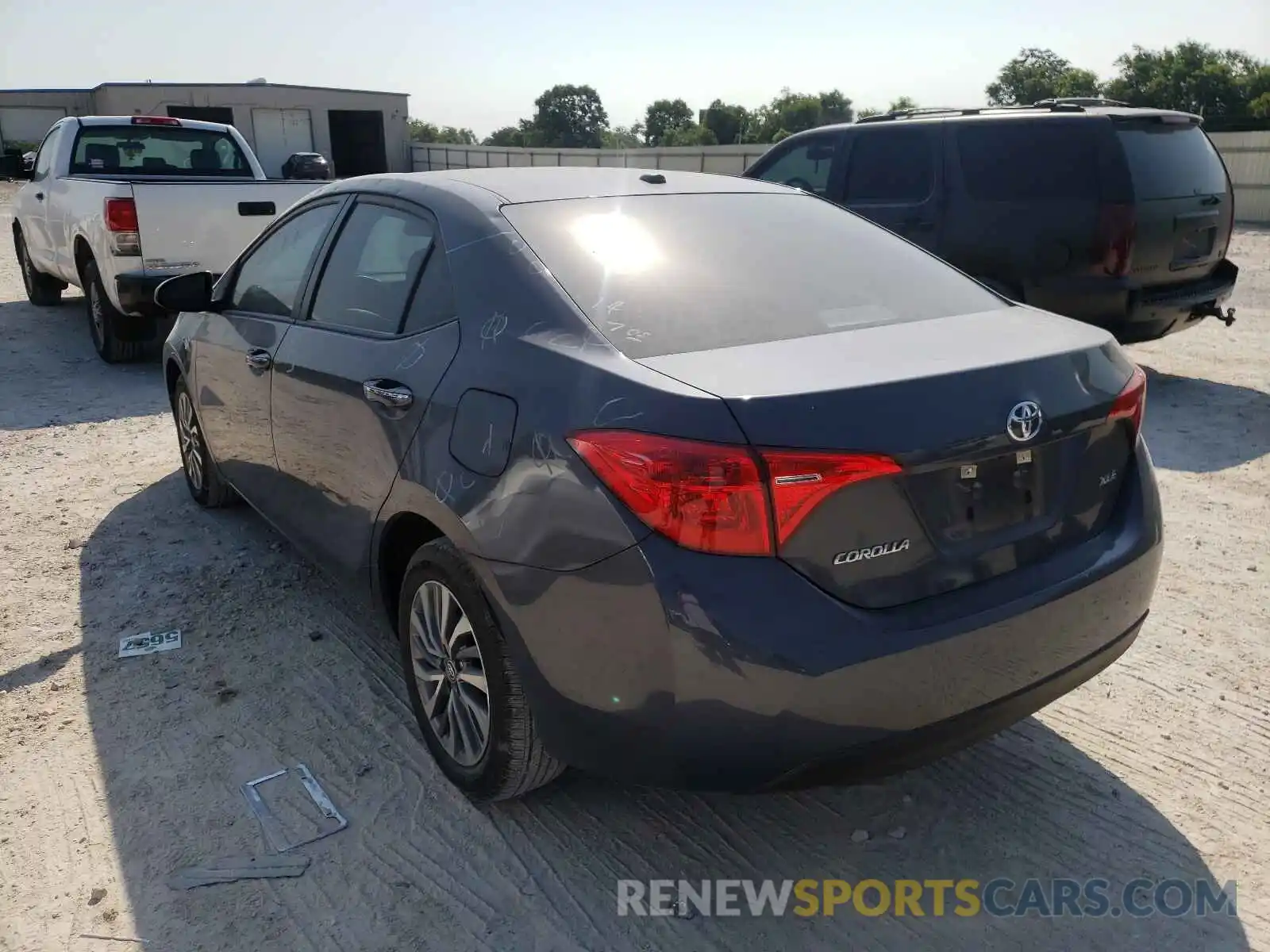 3 Photograph of a damaged car 5YFBURHE0KP862631 TOYOTA COROLLA 2019