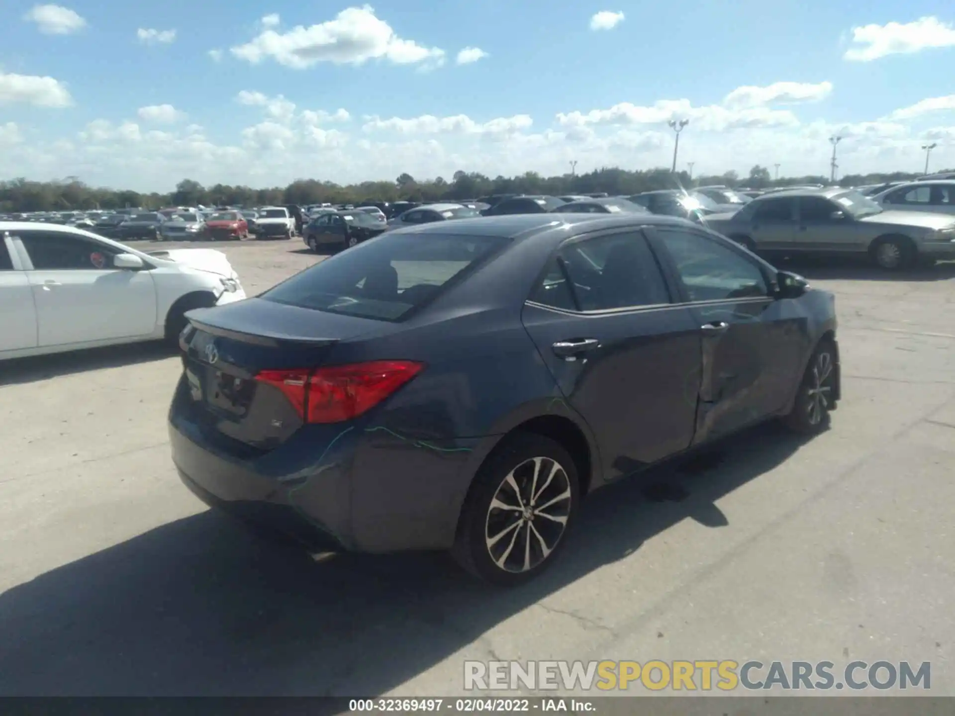 4 Photograph of a damaged car 5YFBURHE0KP862886 TOYOTA COROLLA 2019