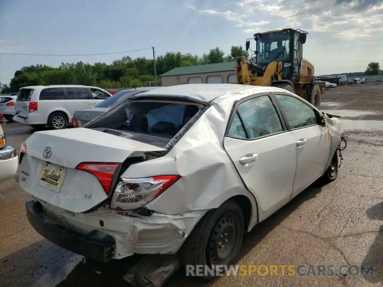 4 Photograph of a damaged car 5YFBURHE0KP863701 TOYOTA COROLLA 2019