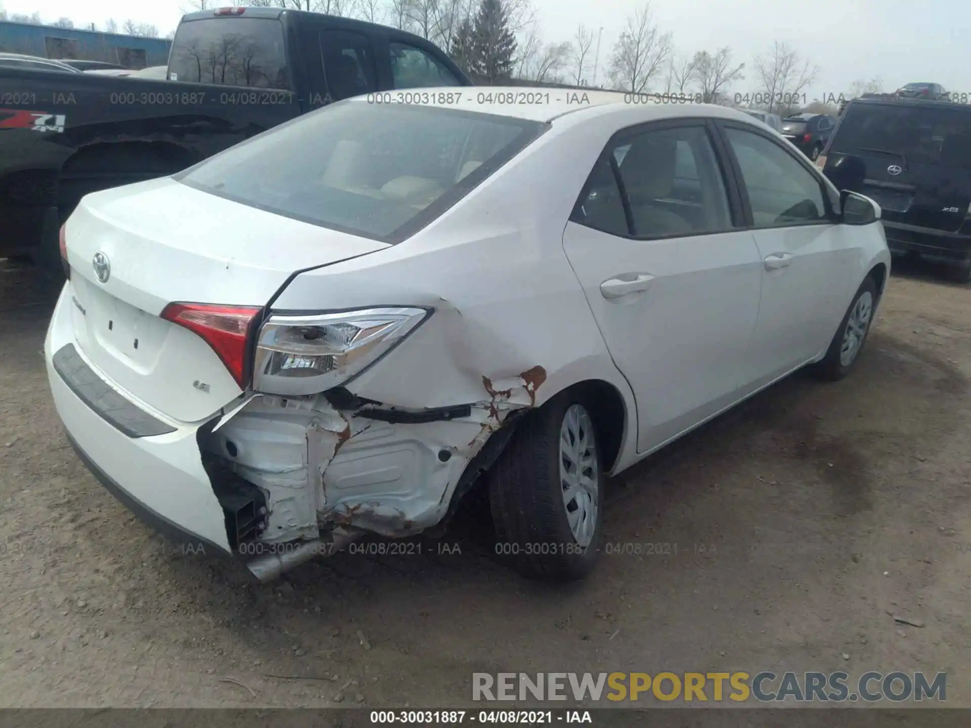 4 Photograph of a damaged car 5YFBURHE0KP864041 TOYOTA COROLLA 2019