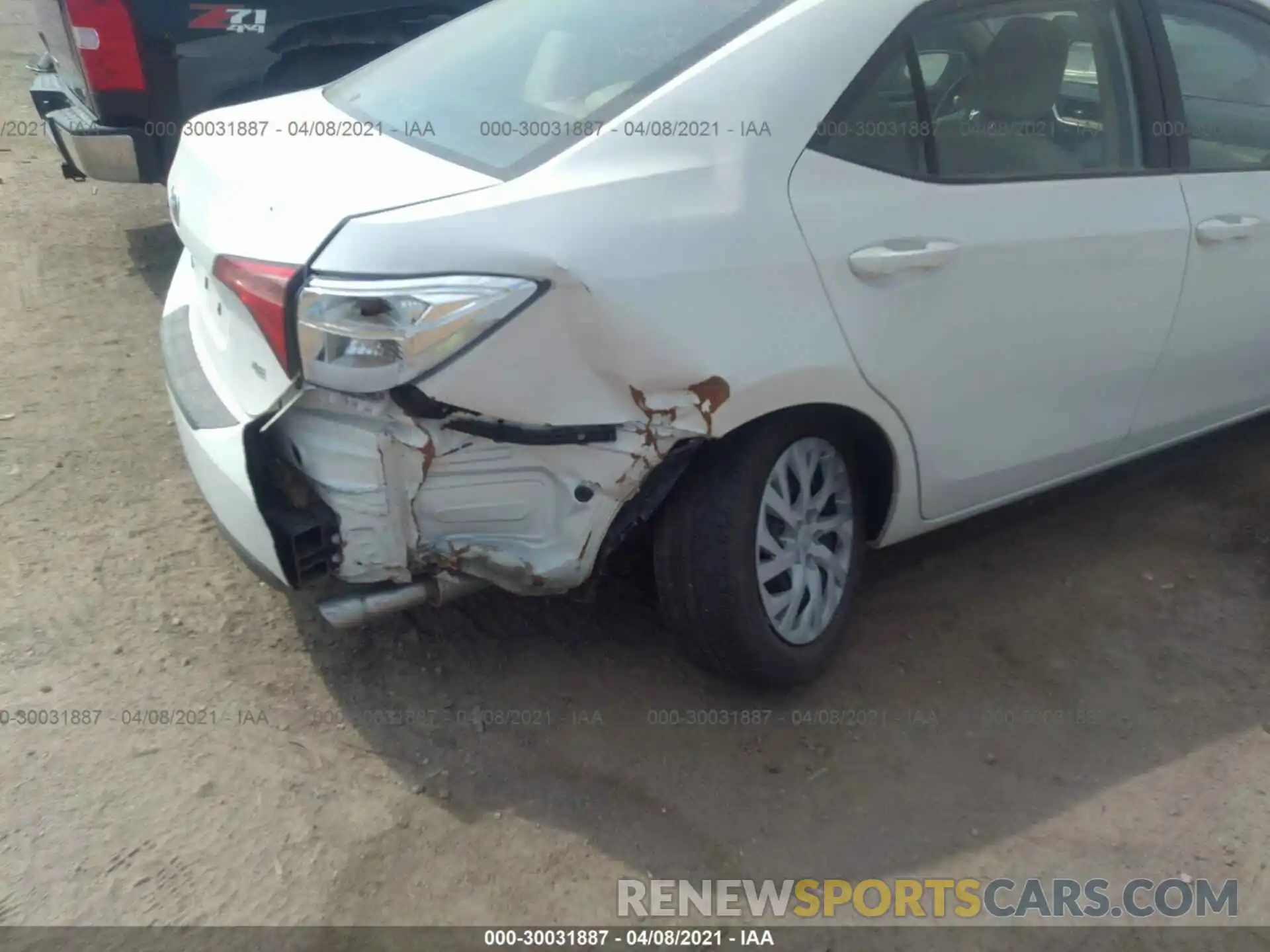 6 Photograph of a damaged car 5YFBURHE0KP864041 TOYOTA COROLLA 2019