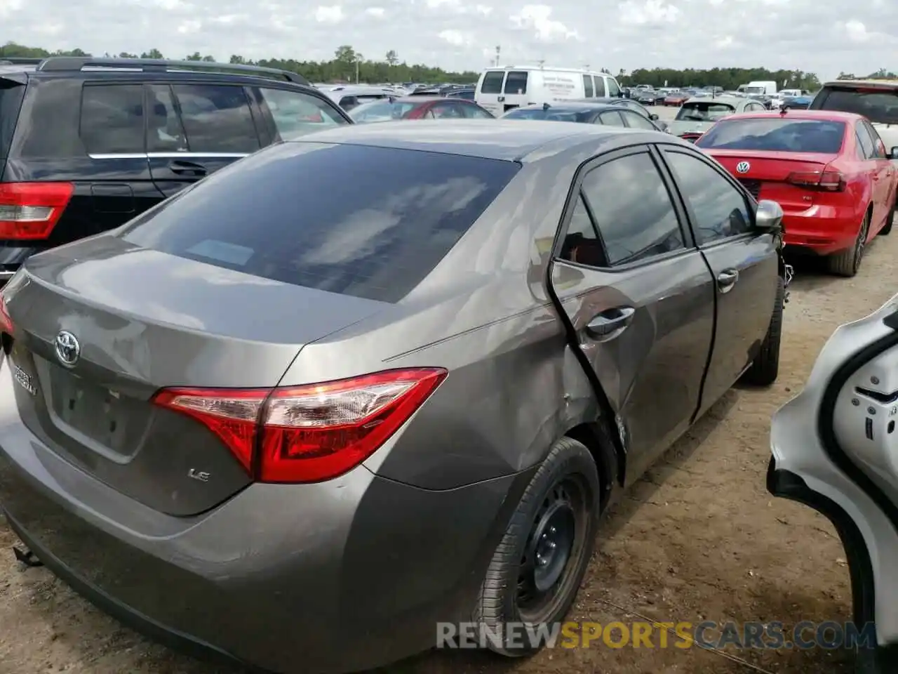 4 Photograph of a damaged car 5YFBURHE0KP864184 TOYOTA COROLLA 2019