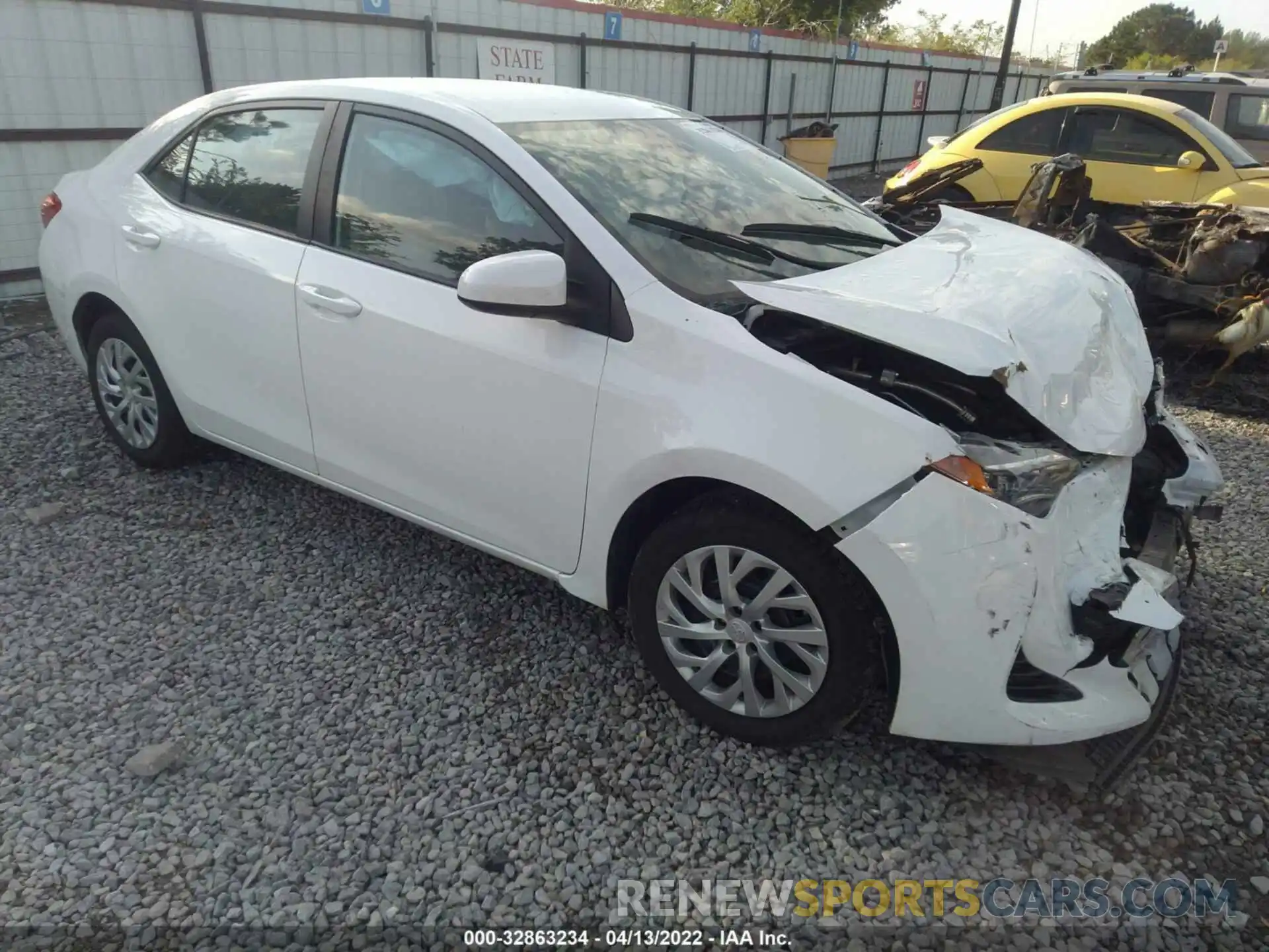 1 Photograph of a damaged car 5YFBURHE0KP864718 TOYOTA COROLLA 2019