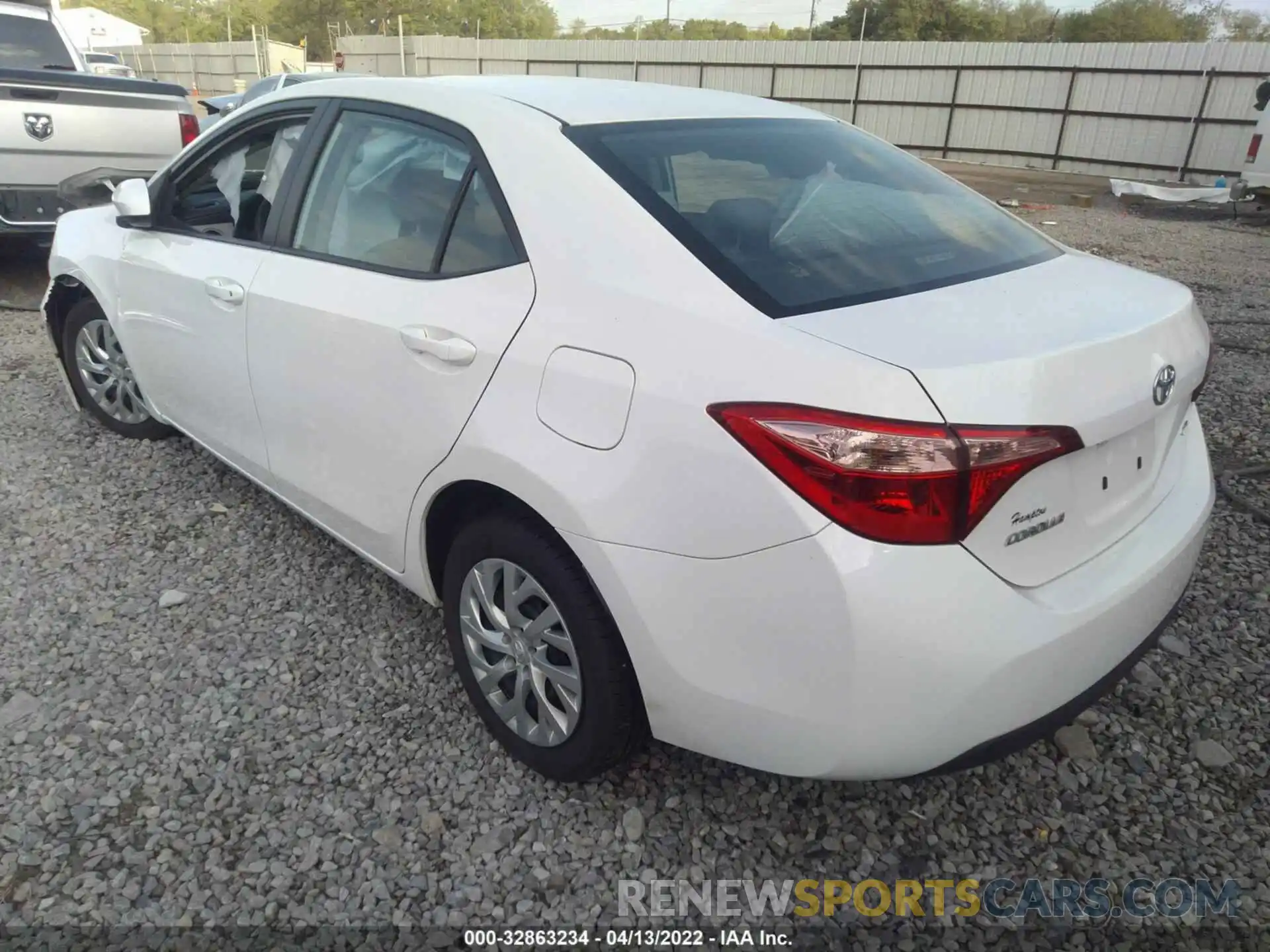 3 Photograph of a damaged car 5YFBURHE0KP864718 TOYOTA COROLLA 2019