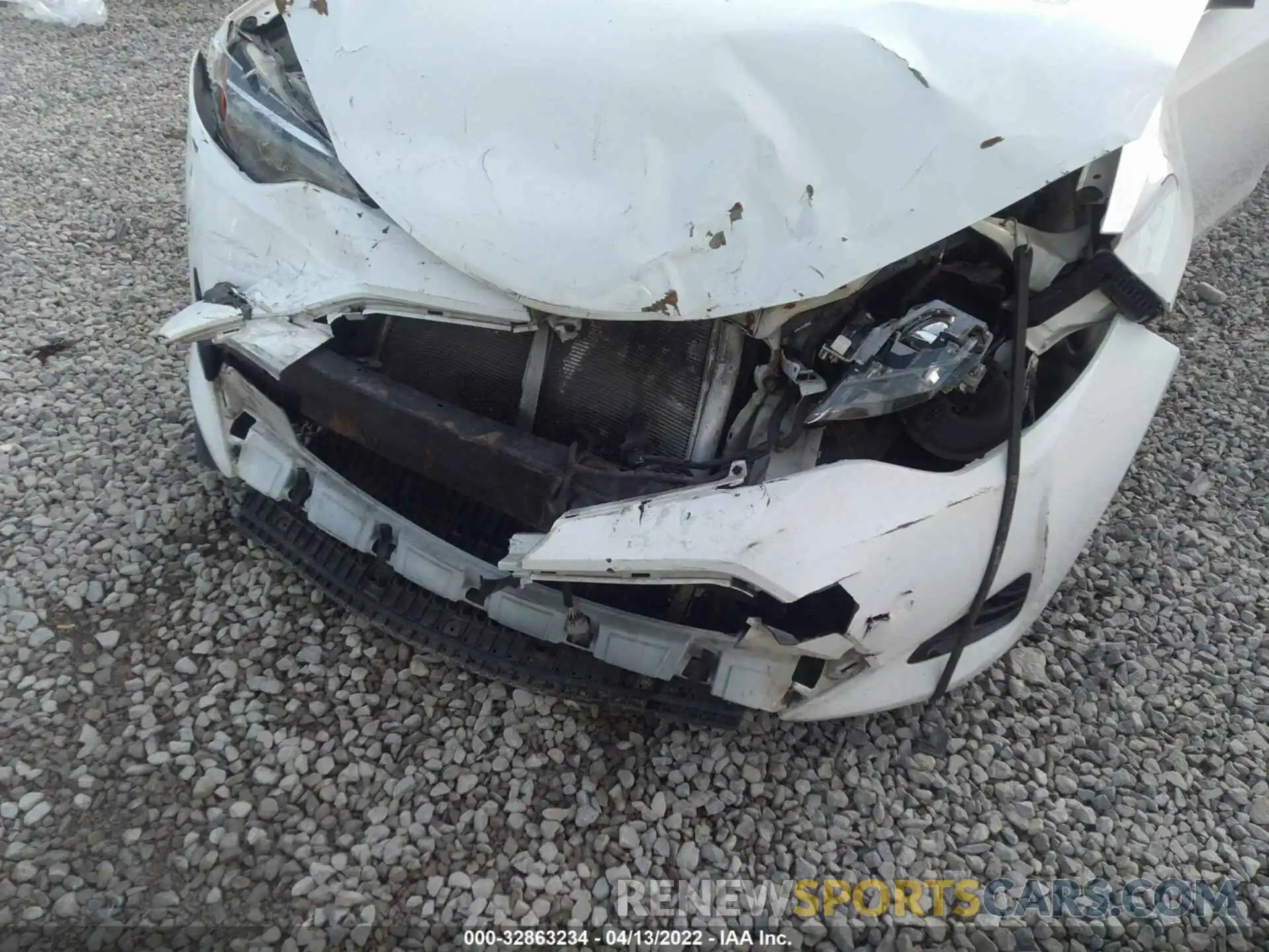 6 Photograph of a damaged car 5YFBURHE0KP864718 TOYOTA COROLLA 2019