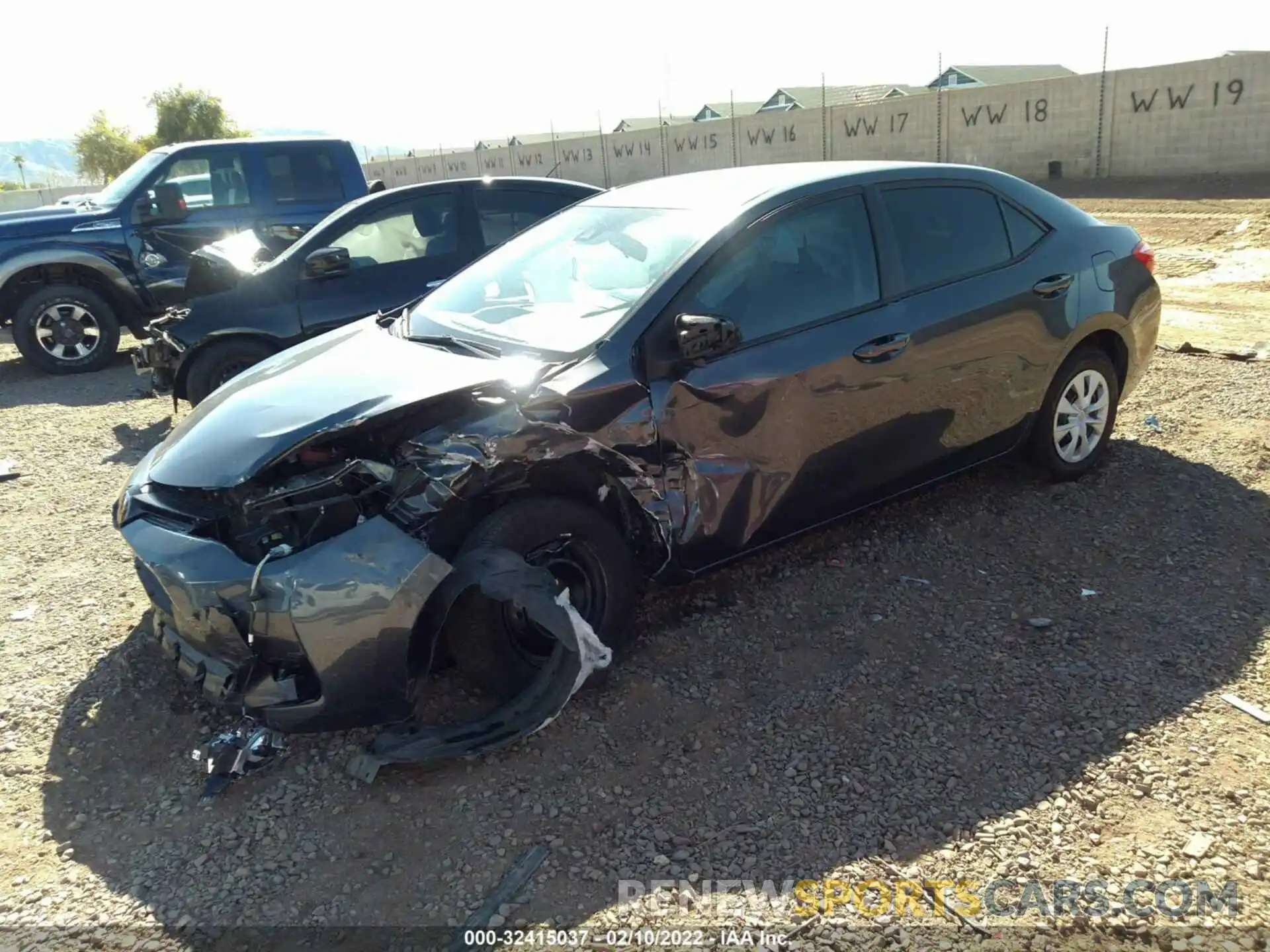 2 Photograph of a damaged car 5YFBURHE0KP866775 TOYOTA COROLLA 2019