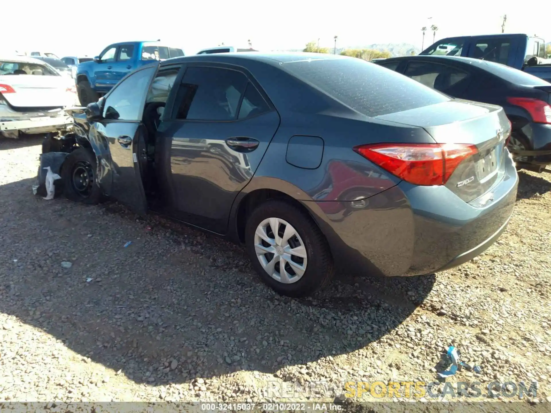 3 Photograph of a damaged car 5YFBURHE0KP866775 TOYOTA COROLLA 2019