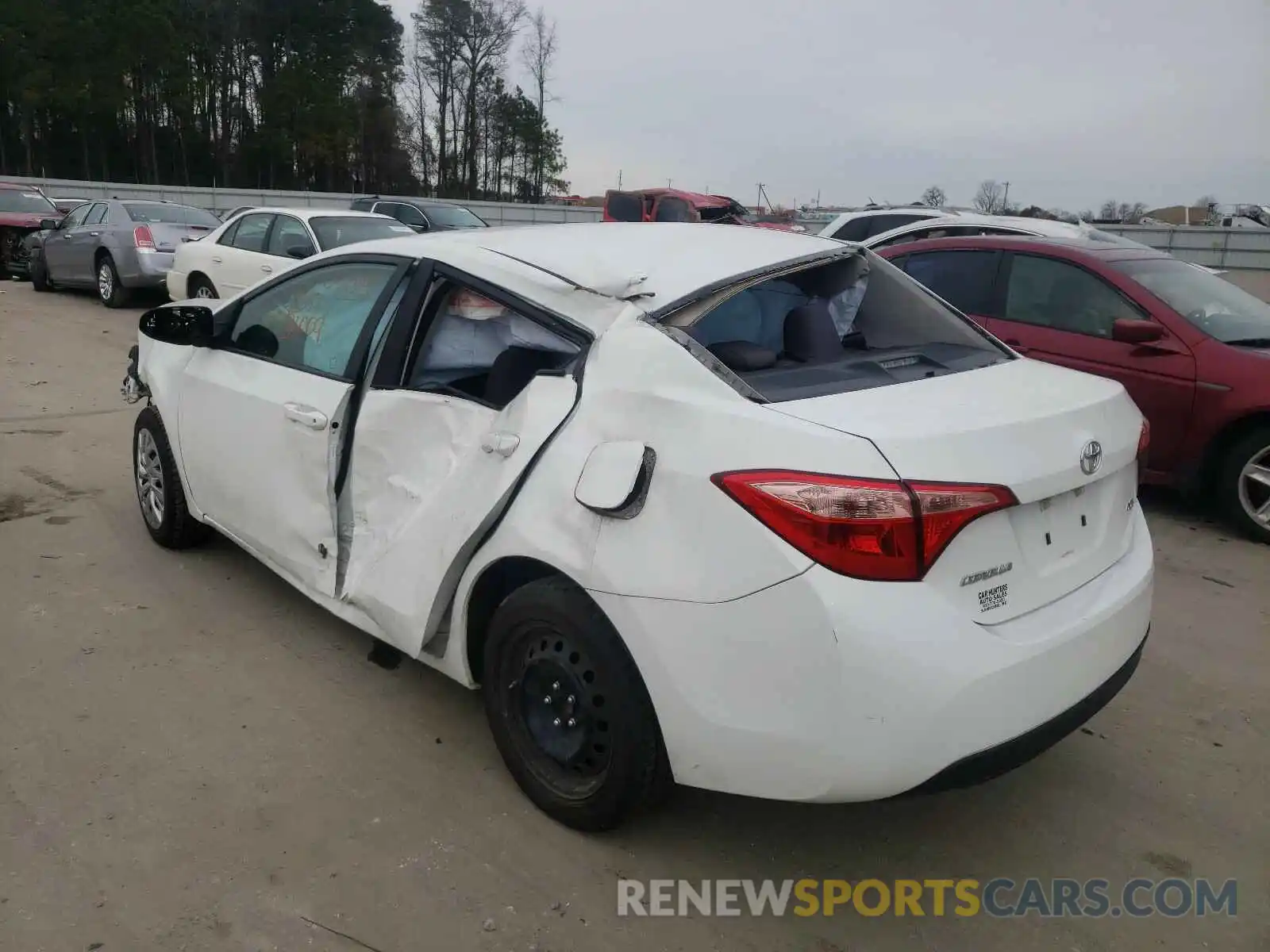 3 Photograph of a damaged car 5YFBURHE0KP870762 TOYOTA COROLLA 2019