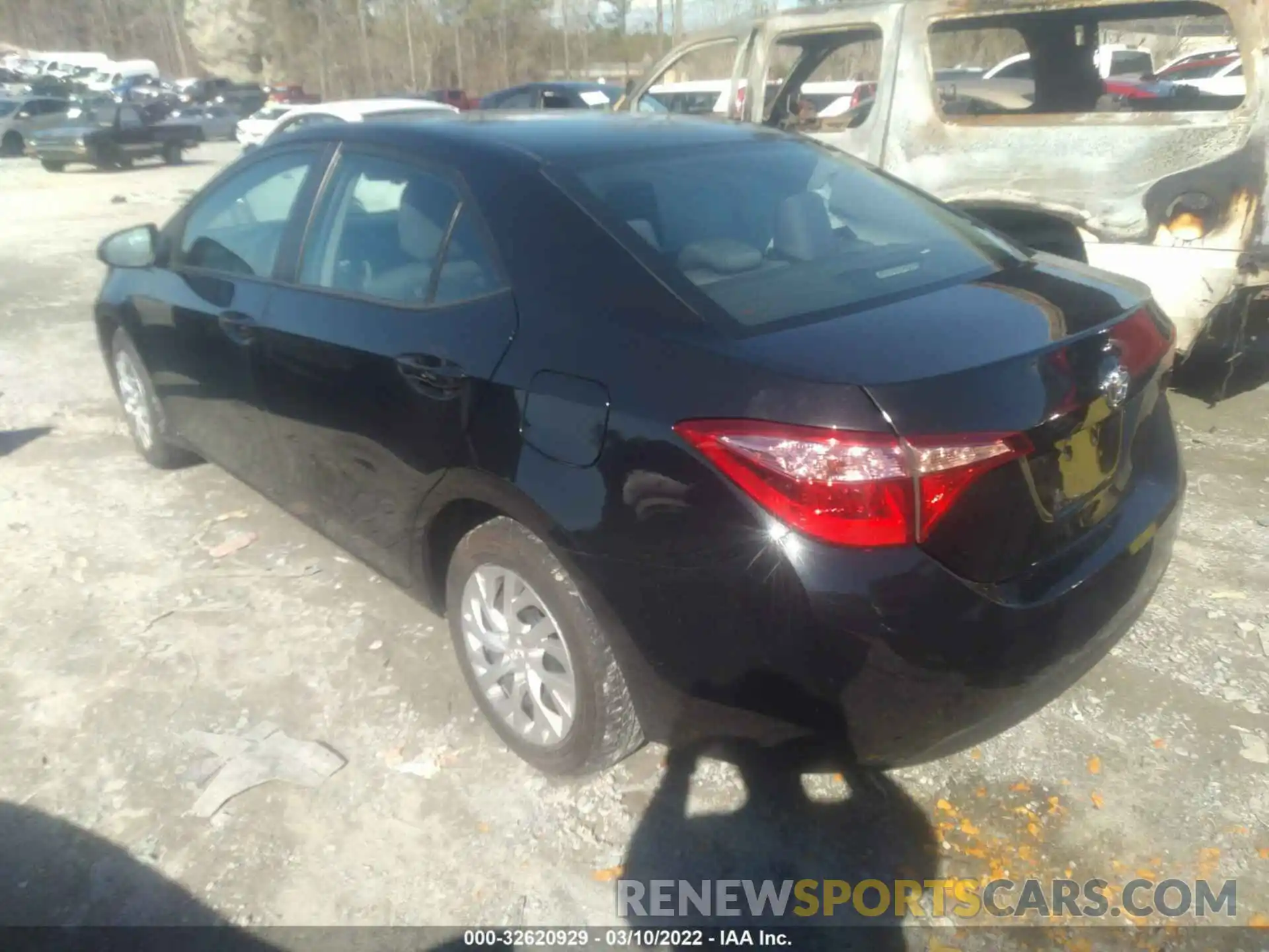 3 Photograph of a damaged car 5YFBURHE0KP872639 TOYOTA COROLLA 2019