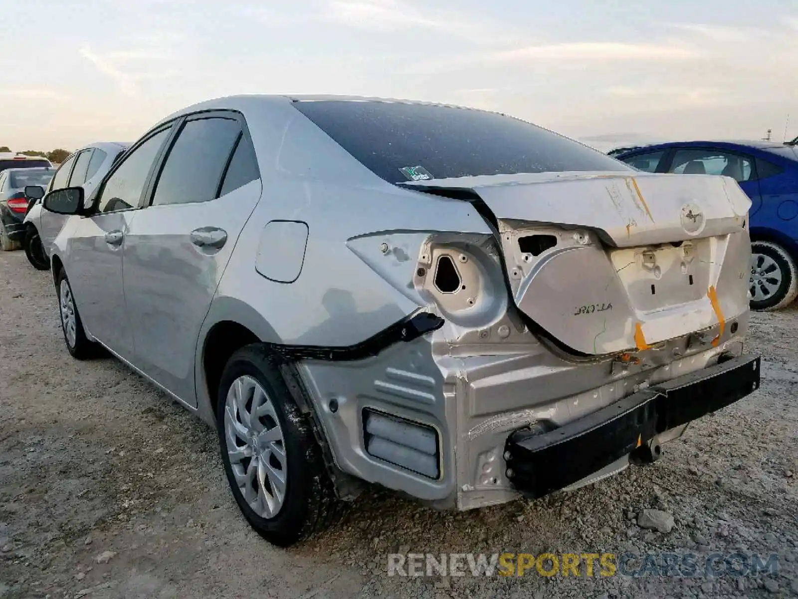 3 Фотография поврежденного автомобиля 5YFBURHE0KP872771 TOYOTA COROLLA 2019